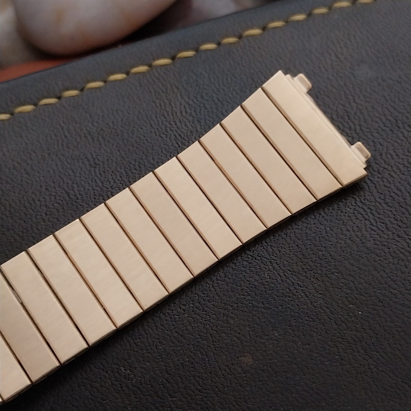 18mm Pulsar Gold-Tone 400MA Old Stock Unused Vintage Watch Band