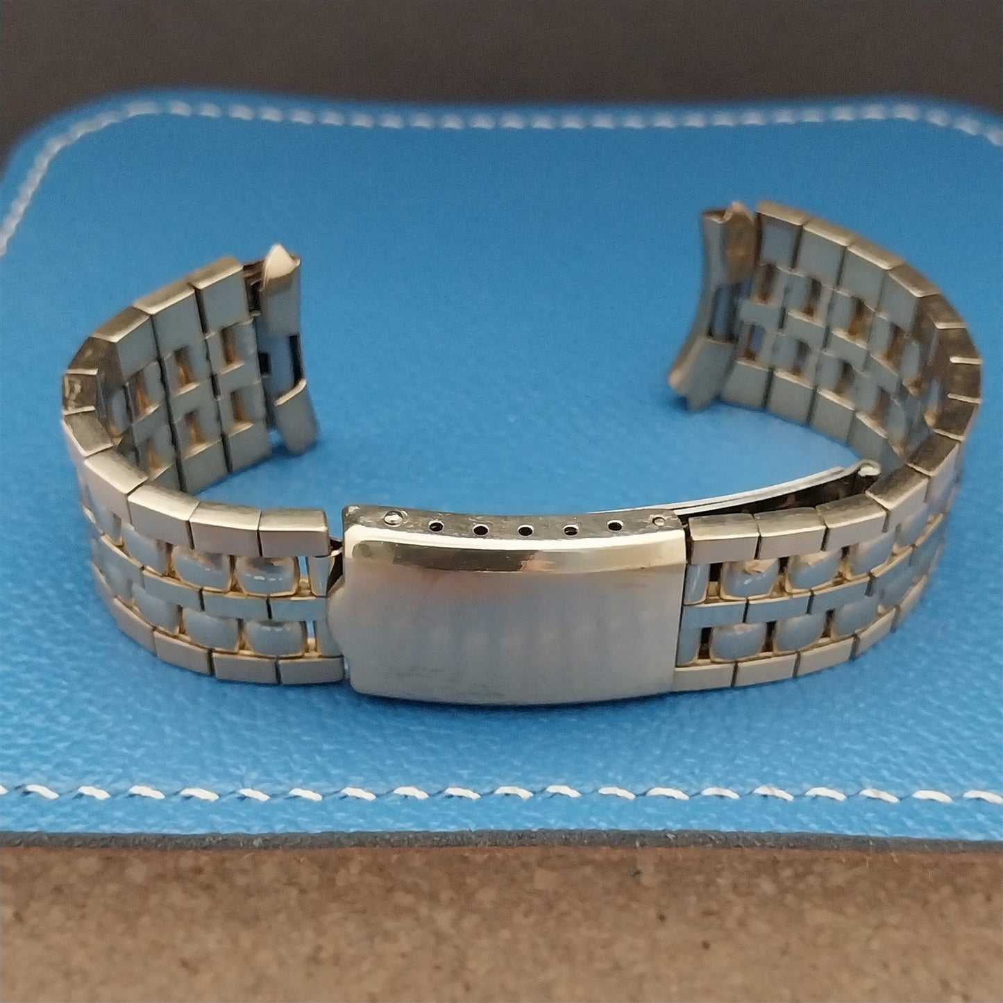 18mm Beads of Rice Curved End Gold-Tone Pony Unused nos Vintage Watch Band