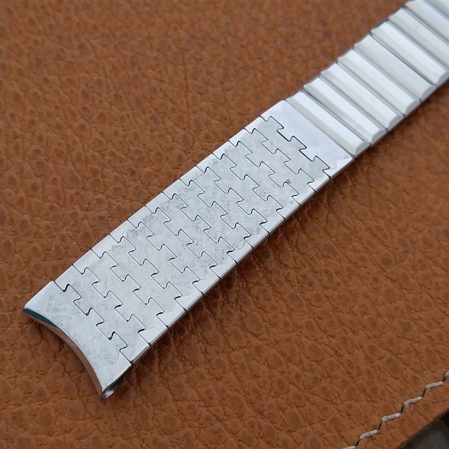 17.2mm Kreisler White 10k Gold-Filled Jaguar nos Unused 1960s Vintage Watch Band