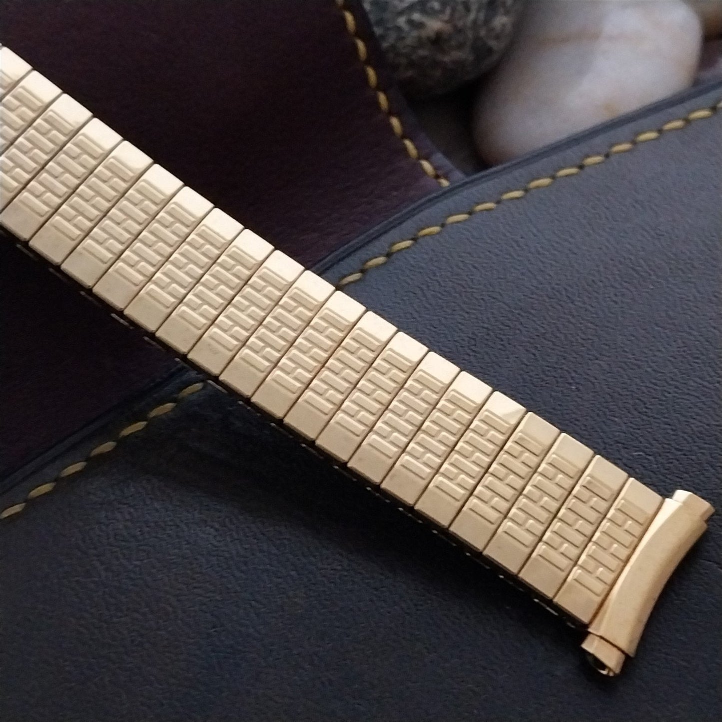 19mm 18mm Gold-Tone Rice Beads Expansion Unused 1970s Watch Band