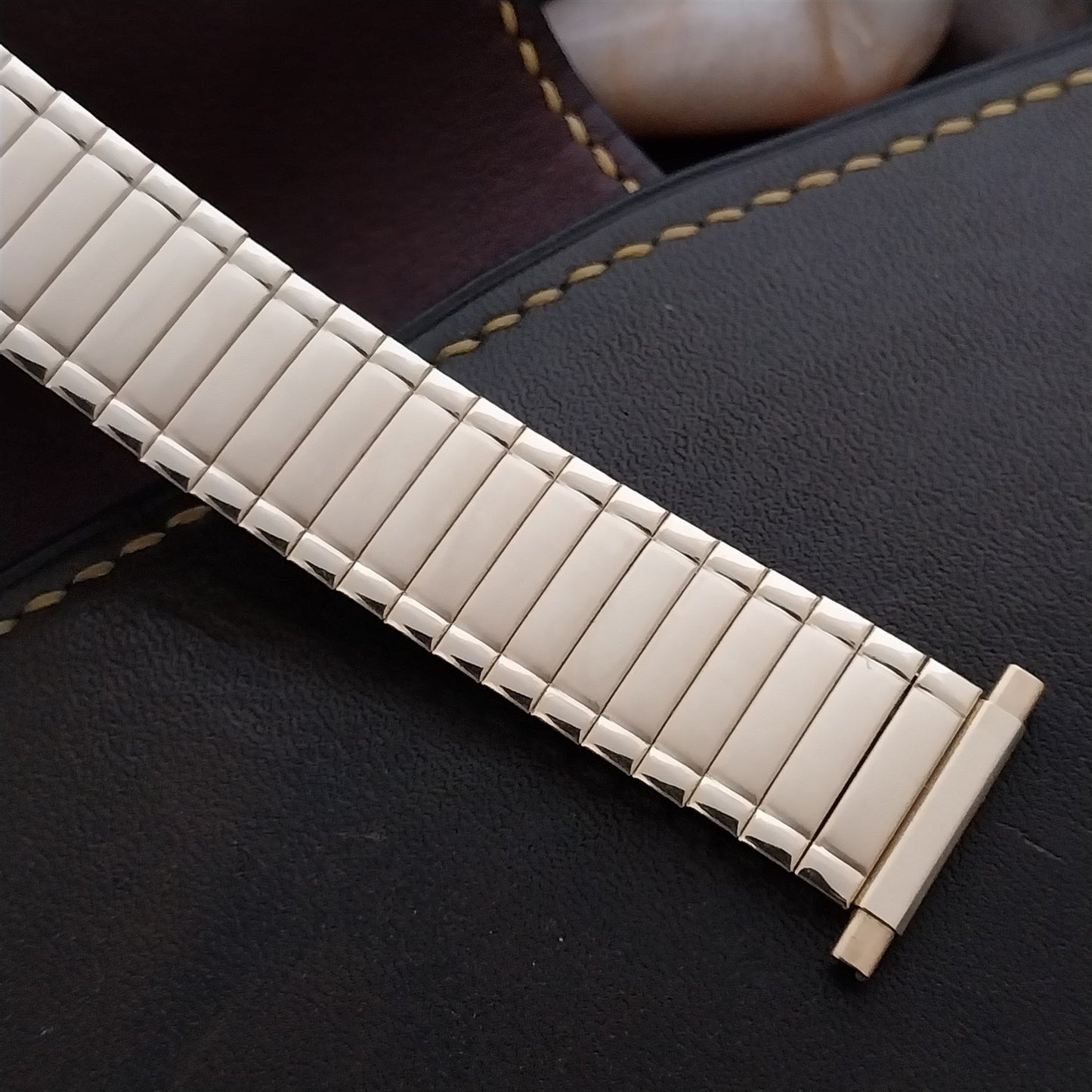 18mm 20mm 22mm Gold-Tone Speidel Twistoflex Stretch 1980s Unused Watch Band