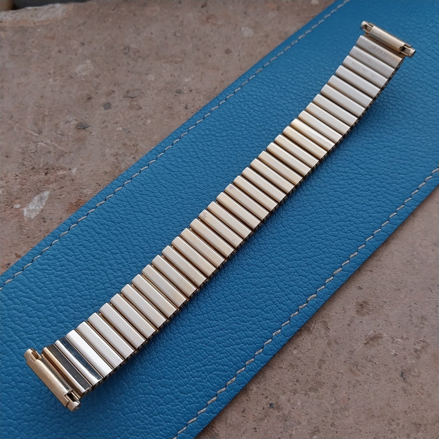 Timex MG59 Yellow Gold-Tone 16mm 18mm 20mm Expansion Unused 1970s Watch Band