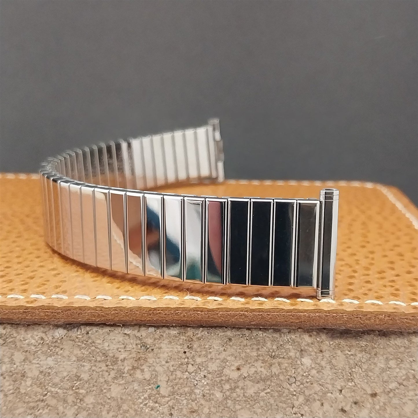 19mm 18mm 16mm Stainless Steel Speidel Plainsman 1964 nos Unused Watch Band