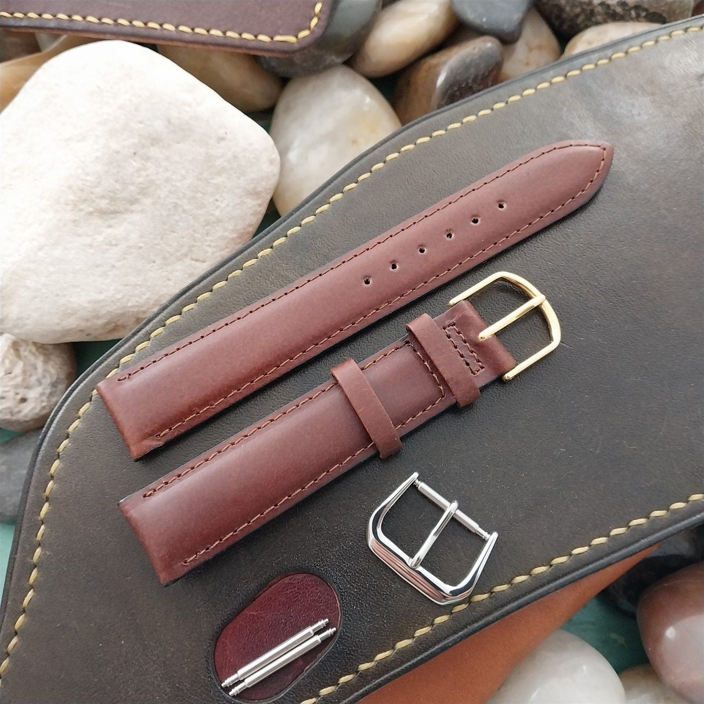 17mm Hadley Roma Tapered Padded Leather 17/16 Unused Vintage Watch Band