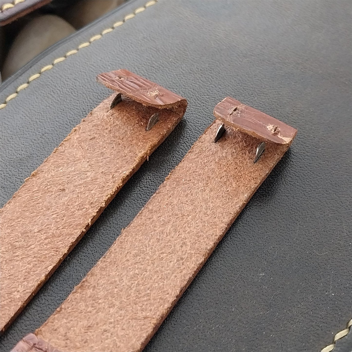 16mm Long Wire-Lug Leather Unused nos 1940s-1950s Vintage Watch Band