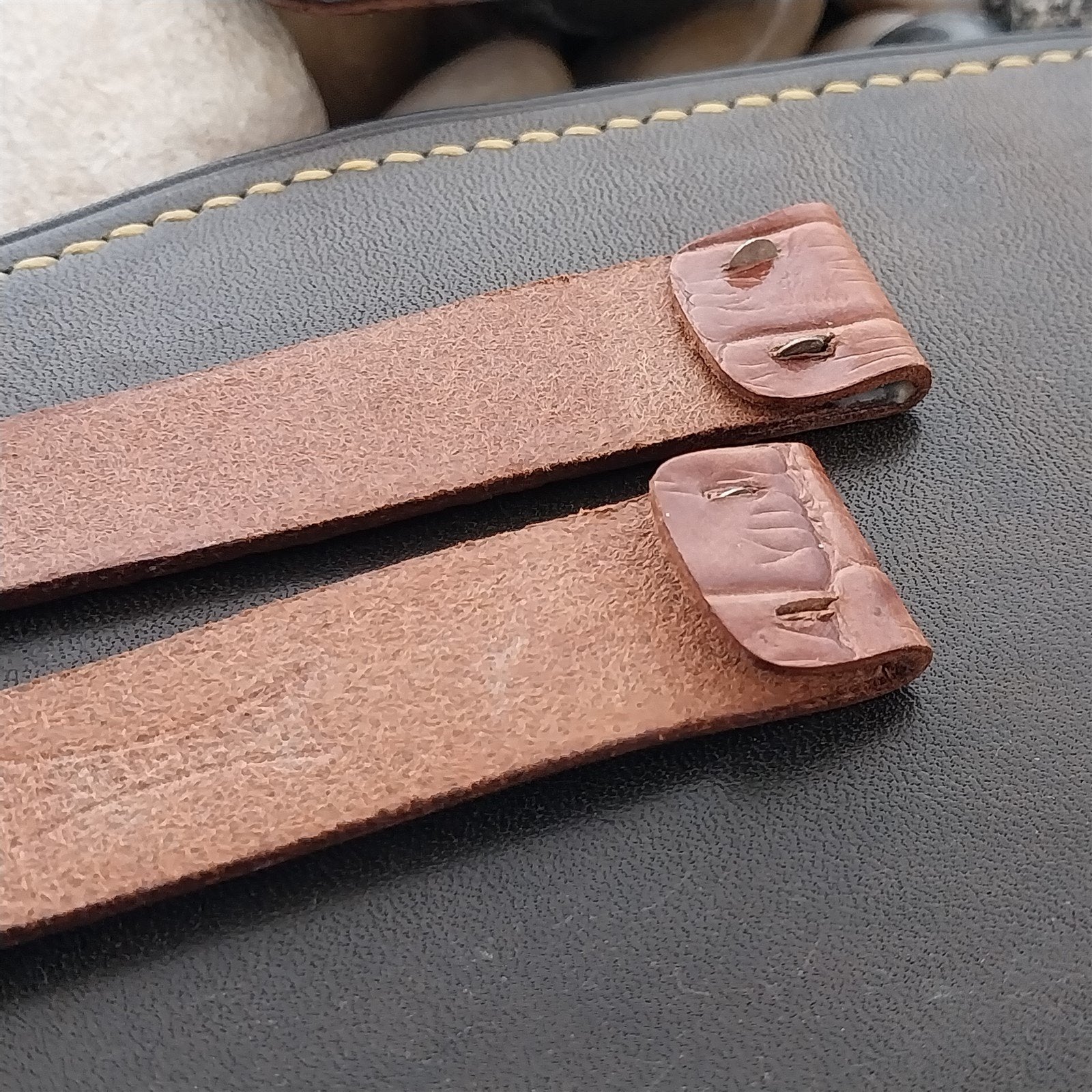 18mm Long Wire-Lug Leather Unused nos 1940s-1950s Vintage Watch Band