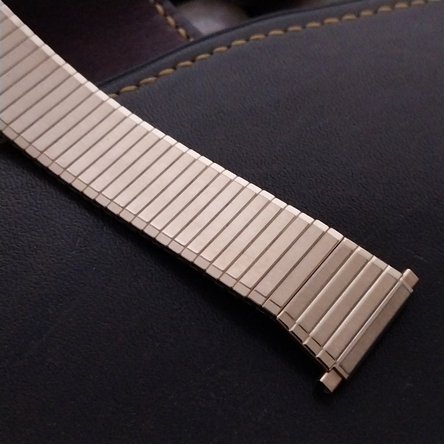 18mm 19mm 20mm 1970s Speidel Gold-Tone Speidel Flared Unused Watch Band