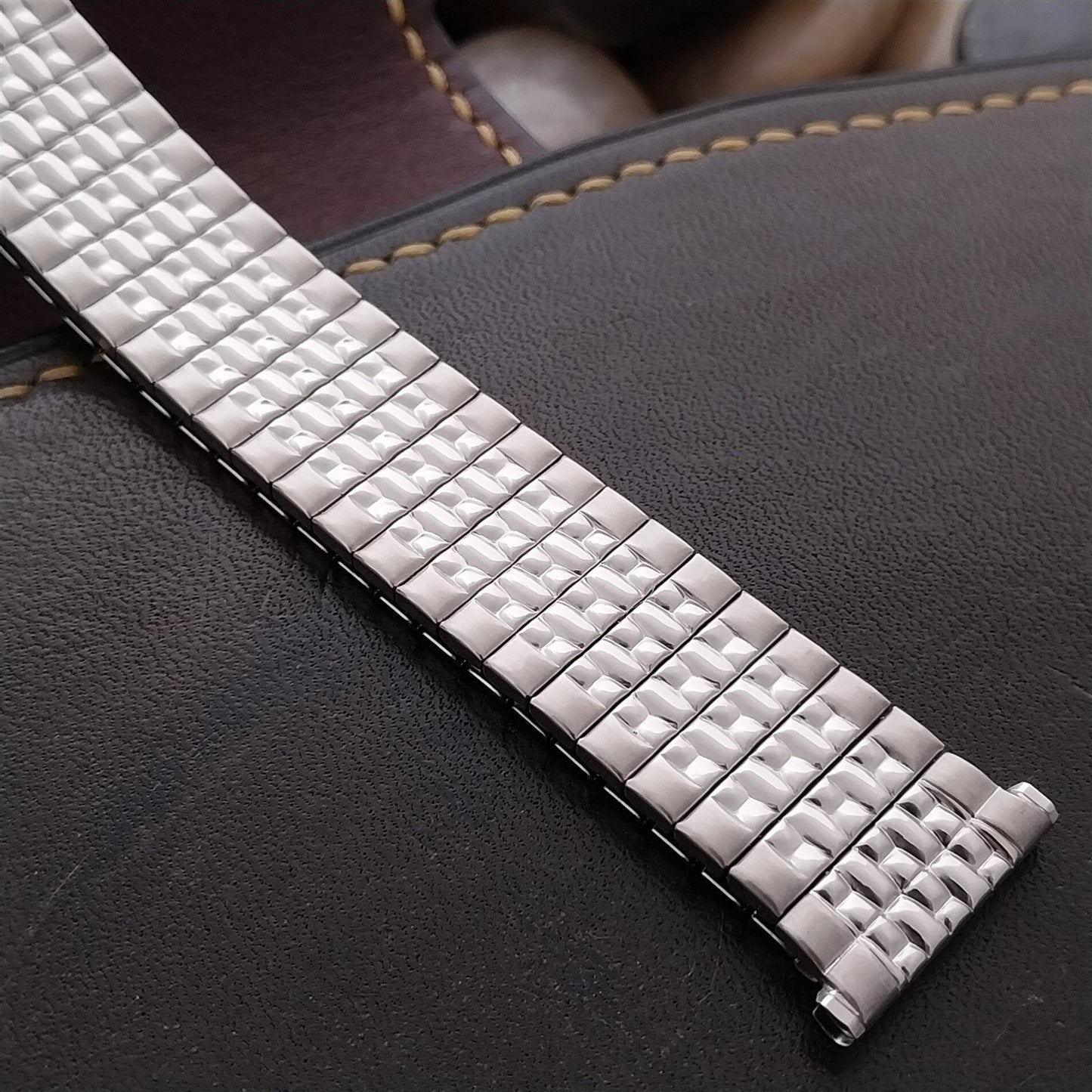 19mm 18mm Stainless Rice Beads Speidel Tempest Unused 1966 Vintage Watch Band