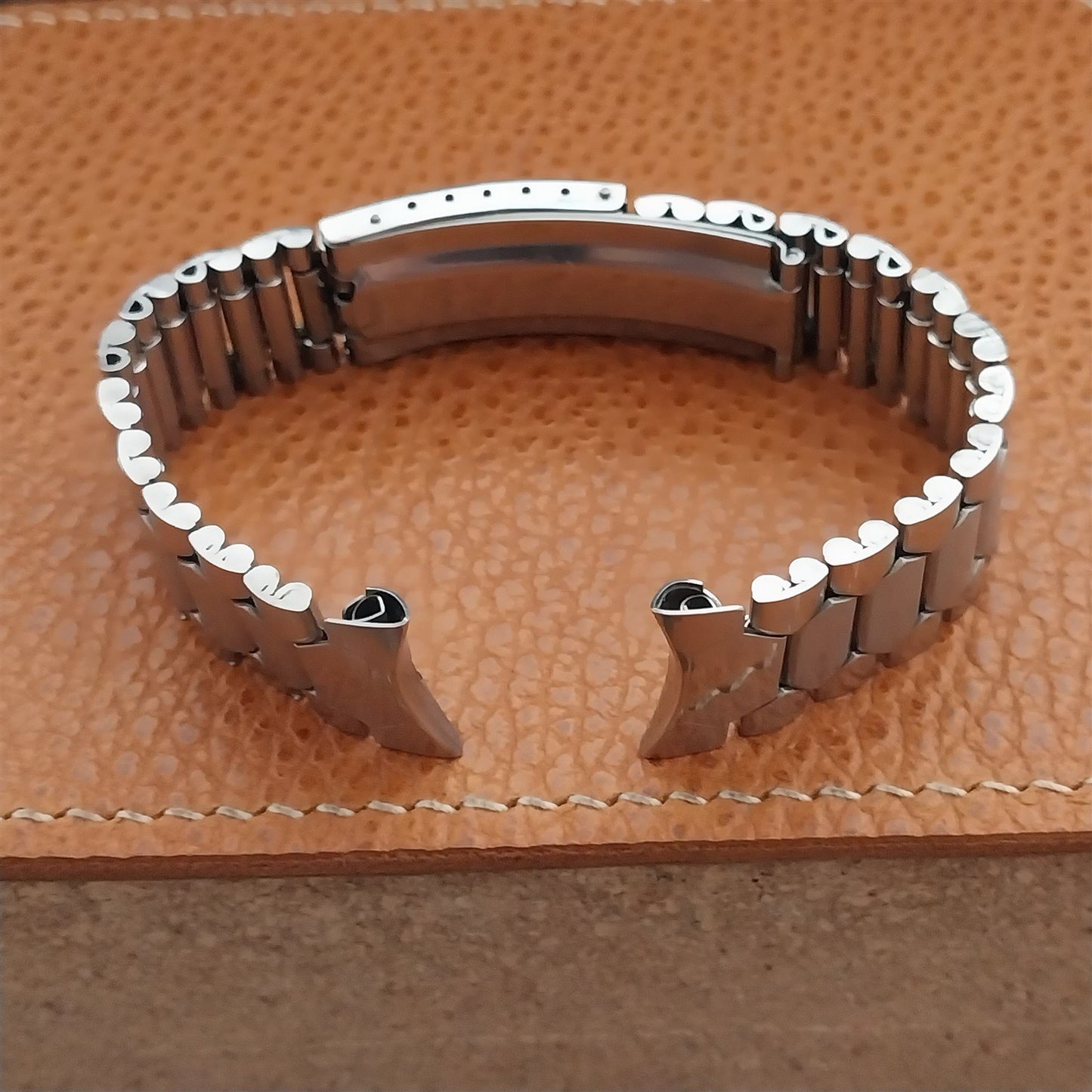 19mm Stainless Steel Cushion-Link nos unused 1970s Vintage Watch Band