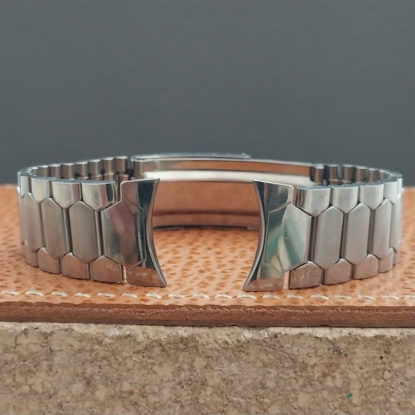 19mm Stainless Steel Cushion-Link nos unused 1970s Vintage Watch Band