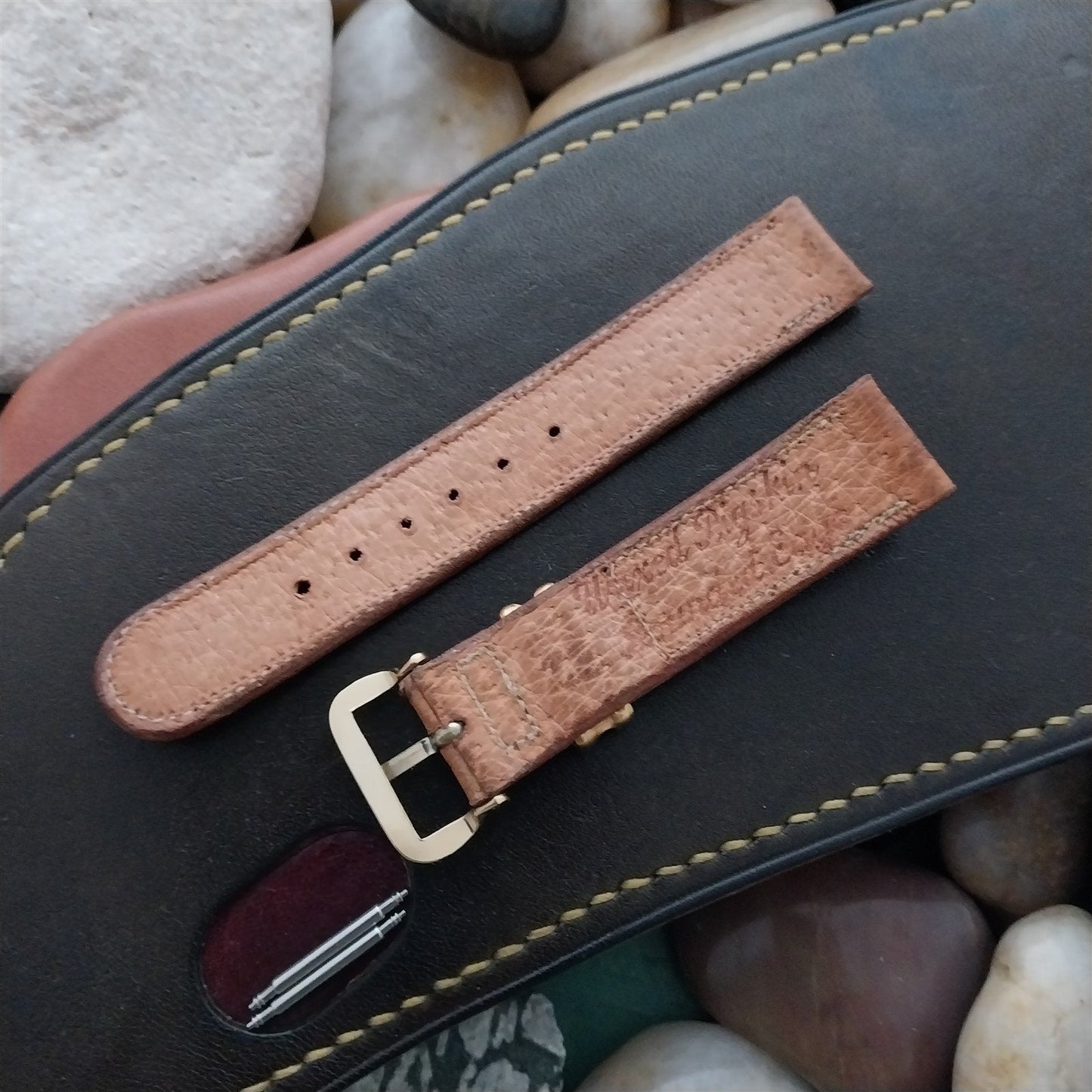 1950s 15mm Short Waxed Pigskin Rounded Edge Classic Unused Vintage Watch Band