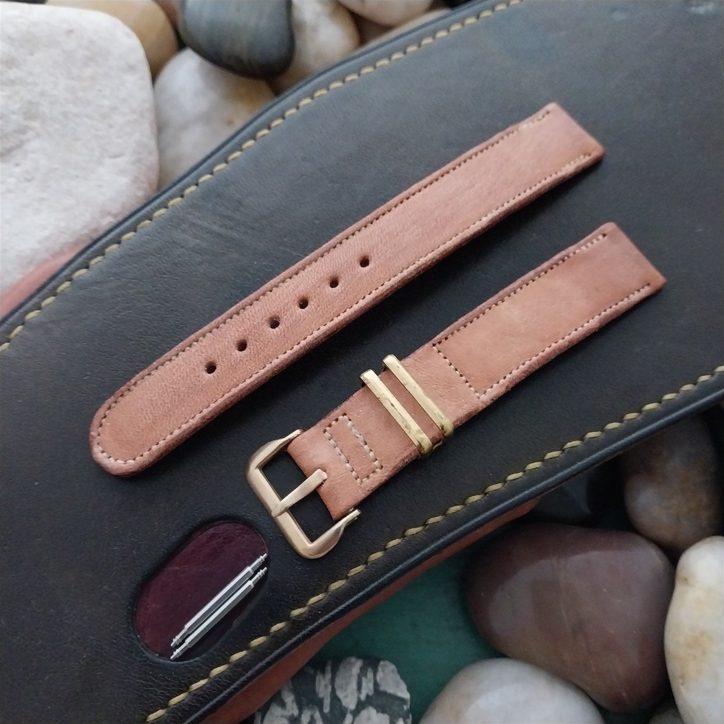 16mm Saddle Leather Rounded Edge Classic Unused 1940s-1950s Vintage Watch Band