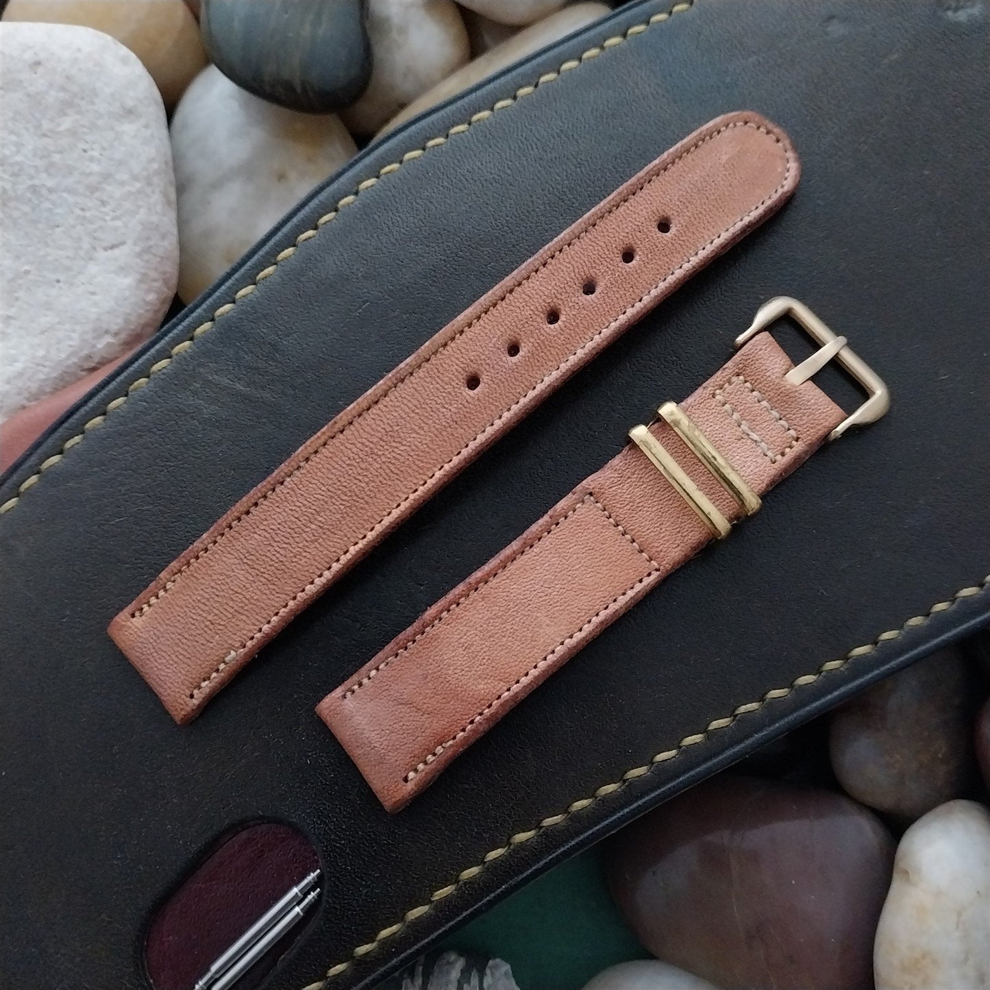 16mm Saddle Leather Rounded Edge Classic Unused 1940s-1950s Vintage Watch Band