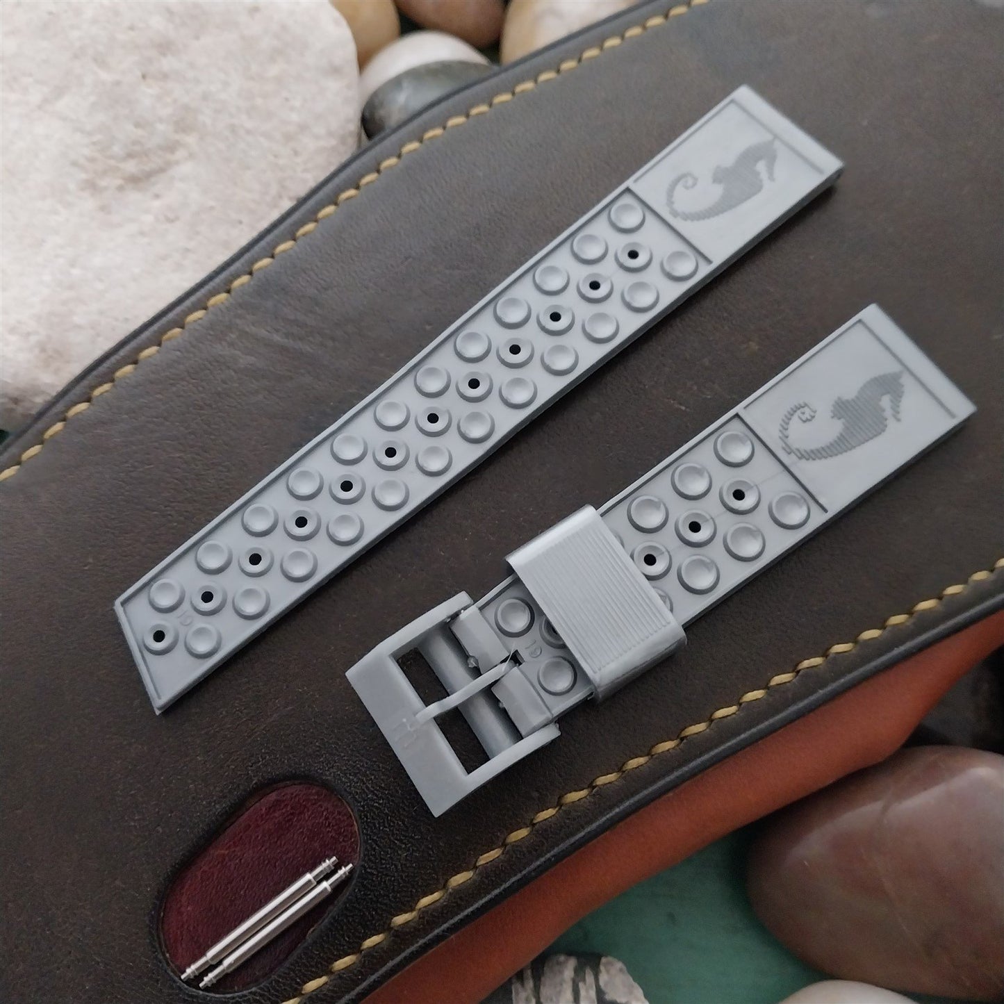 19mm Skindiver Gray Sea Horse Trident 1960s Diver Unused nos Vintage Watch Band