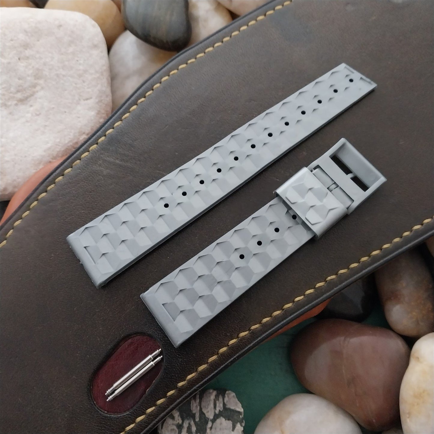 19mm Skindiver Gray Sea Horse Trident 1960s Diver Unused nos Vintage Watch Band