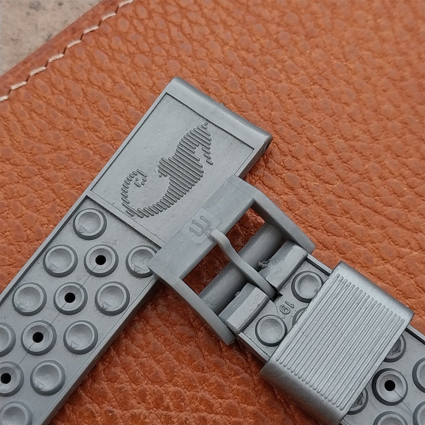 19mm Skindiver Gray Sea Horse Trident 1960s Diver Unused nos Vintage Watch Strap
