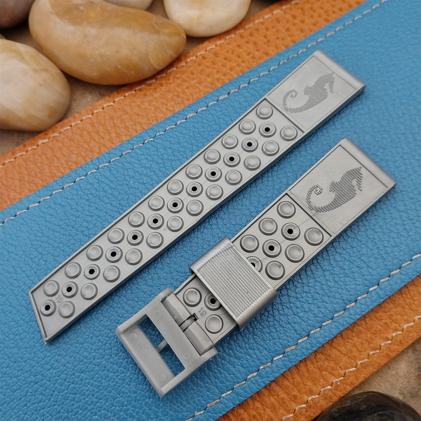 19mm Waffle Skindiver Gray Classic 1960s Diver Unused nos Vintage Watch Band