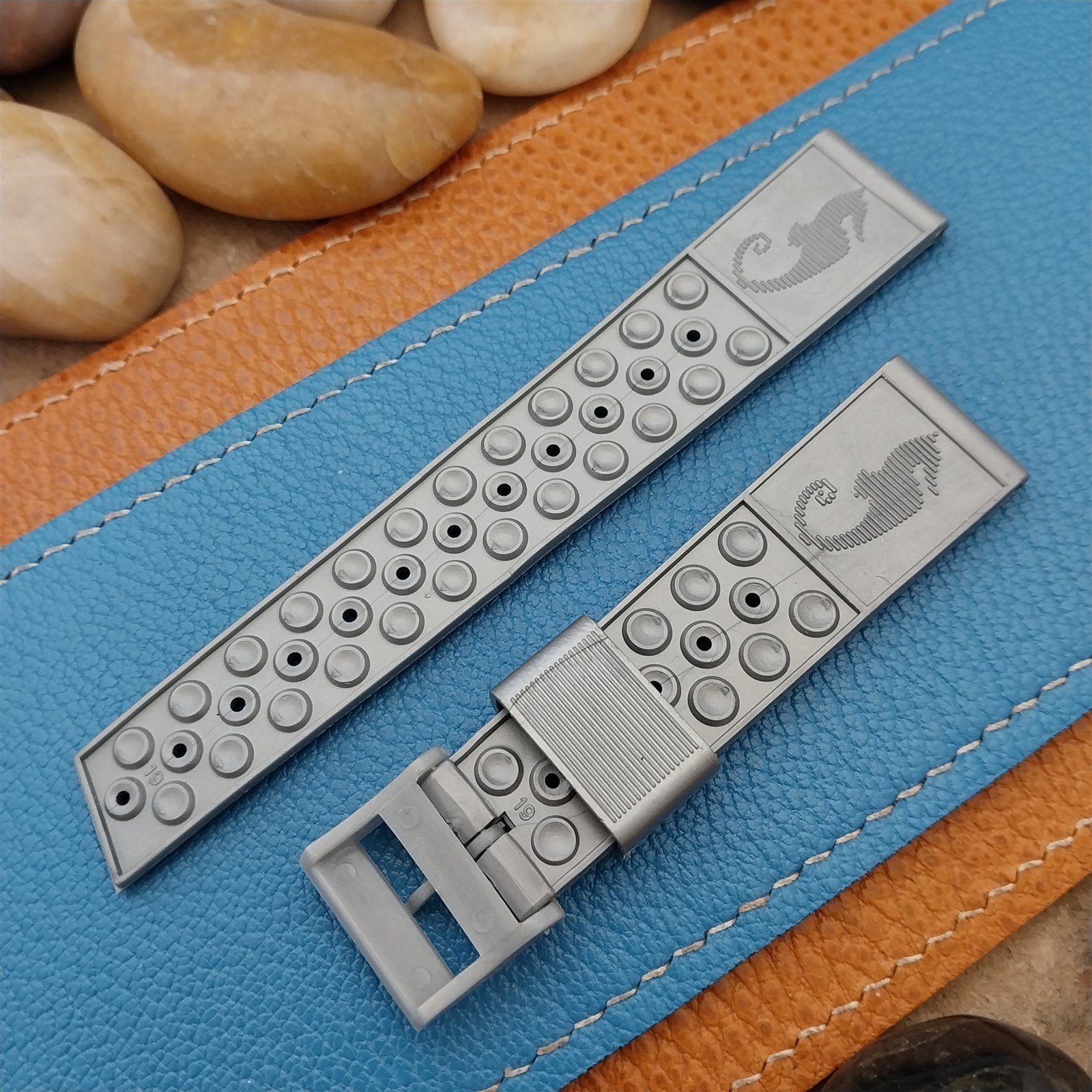 19mm Waffle Skindiver Gray Classic 1960s Diver Unused nos Vintage Watch Band