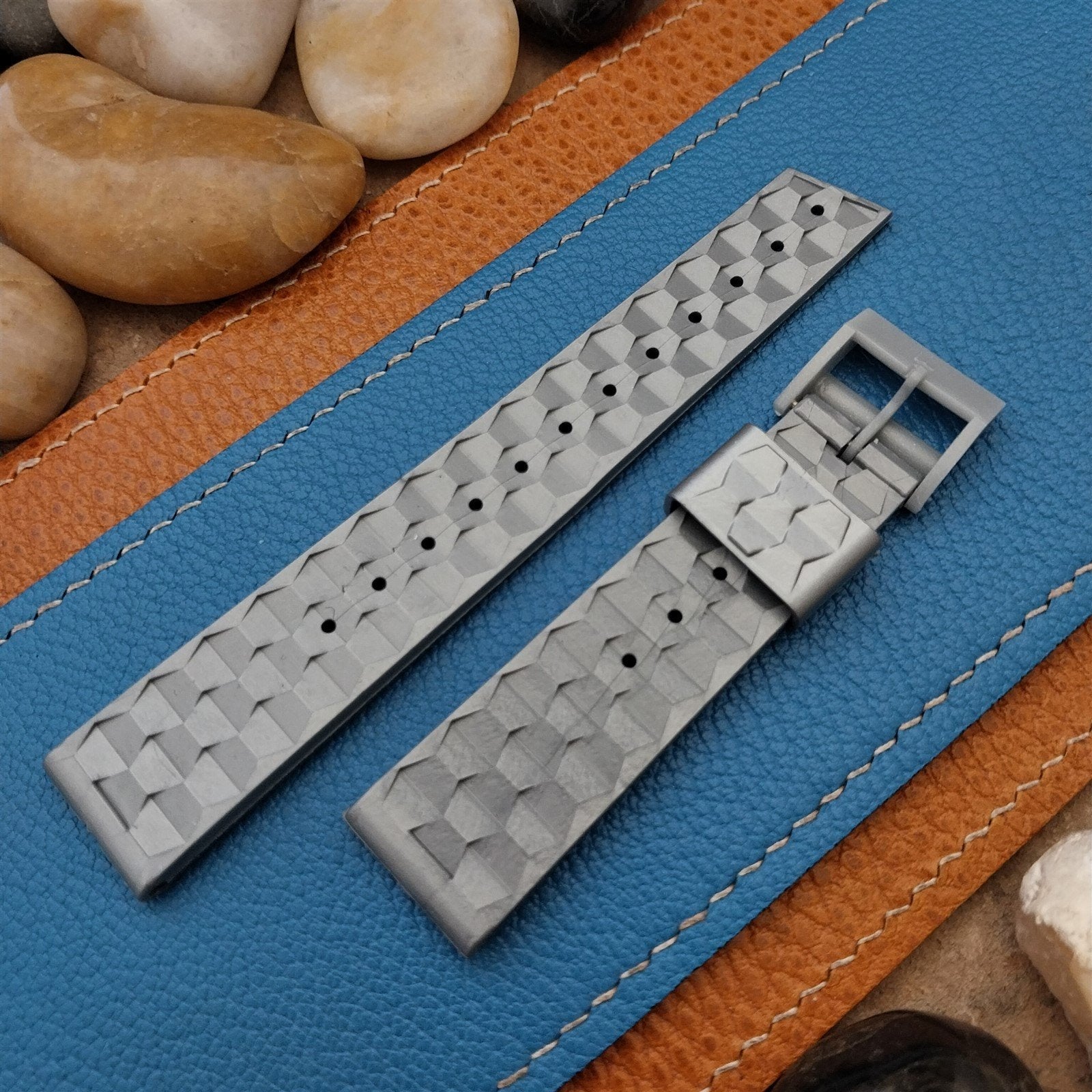 19mm Waffle Skindiver Gray Classic 1960s Diver Unused nos Vintage Watch Band