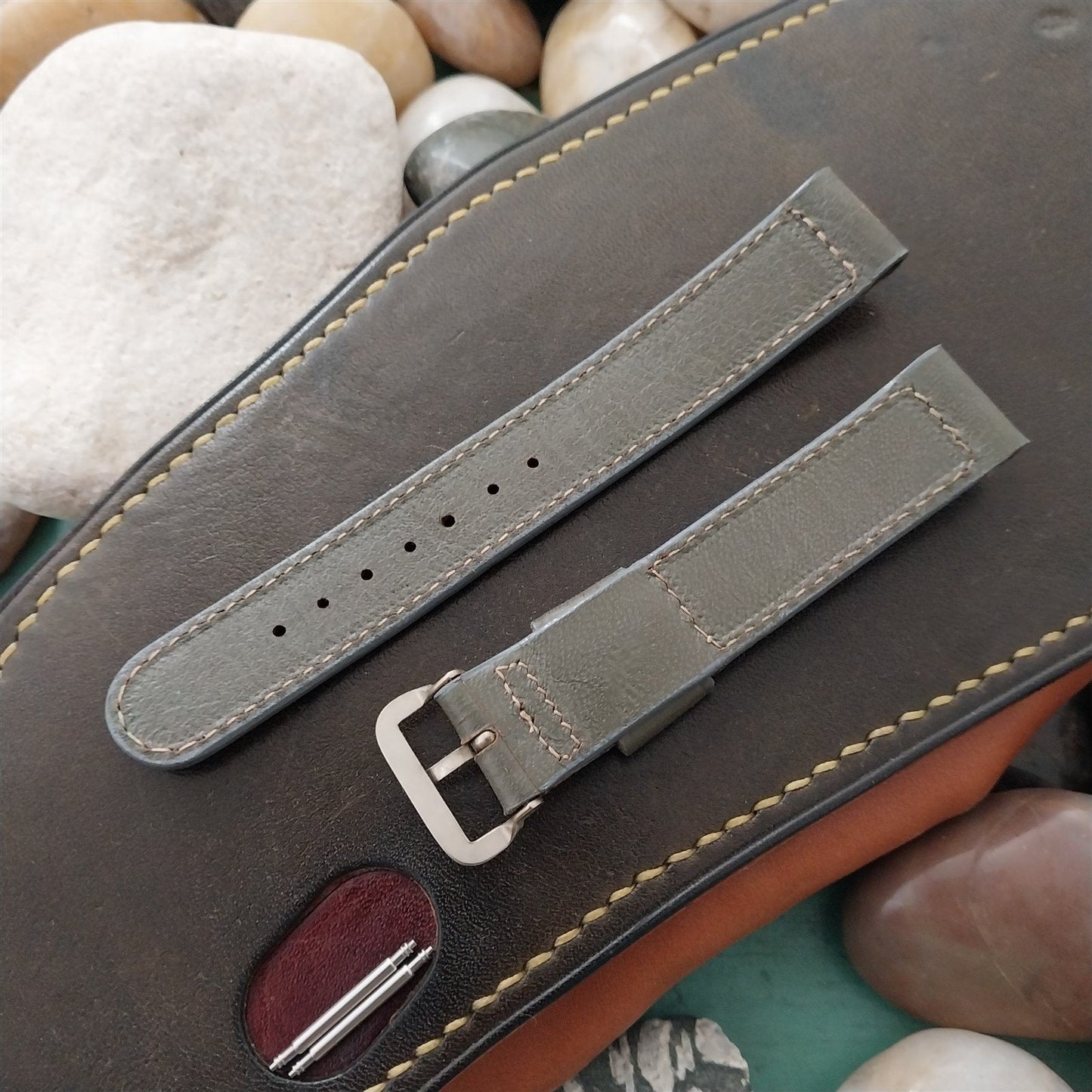 16mm Gray Saddle Leather Classic Single-Keeper Unused 1950s Vintage Watch Band