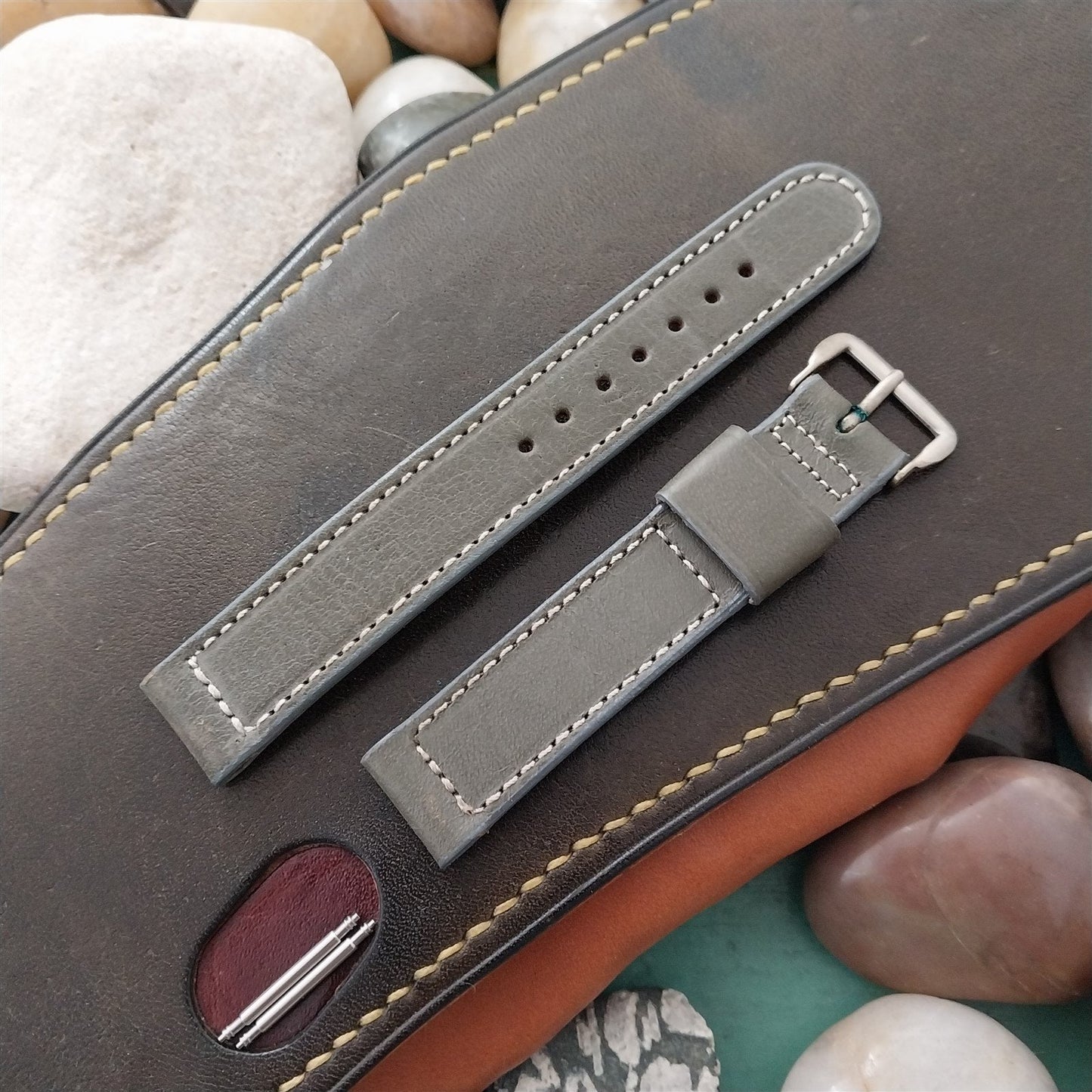 16mm Gray Saddle Leather Classic Single-Keeper Unused 1950s Vintage Watch Band