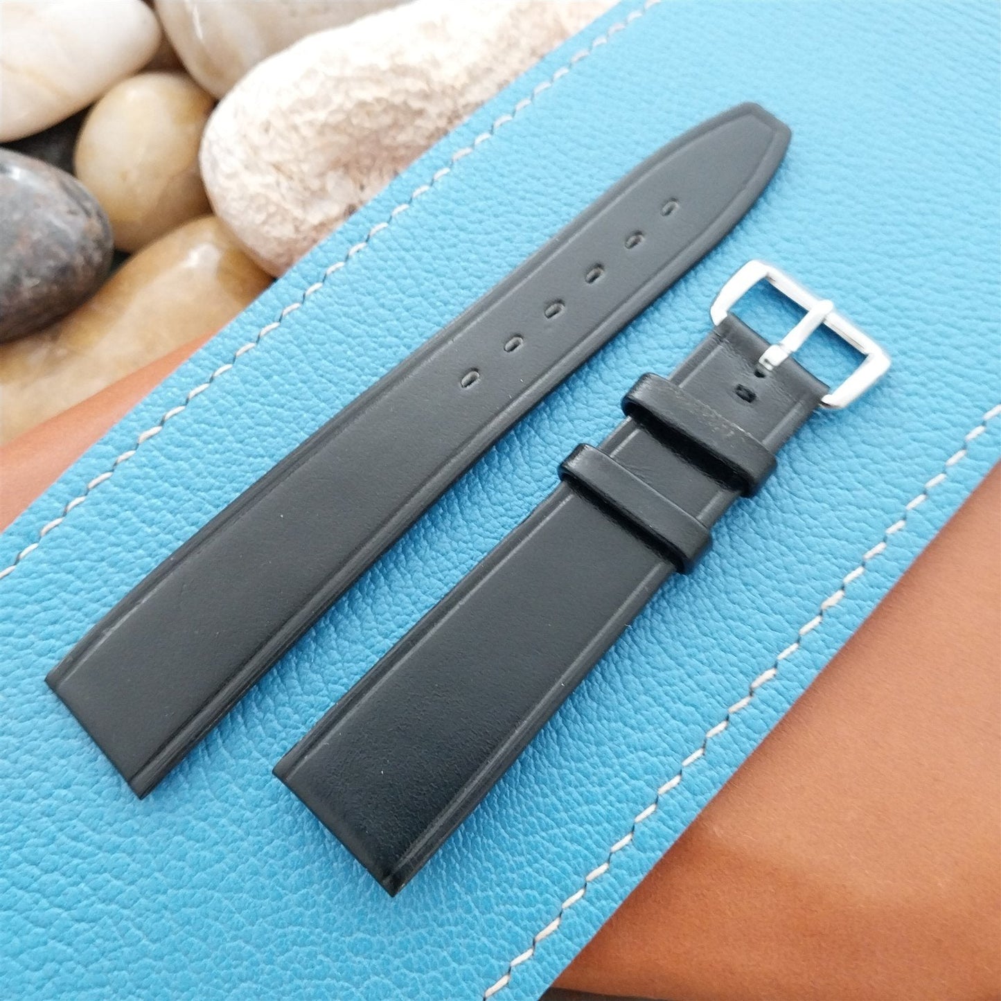 1960s 18mm Black Leather Classic Tapered Double-Keeper Unused Vintage Watch Band