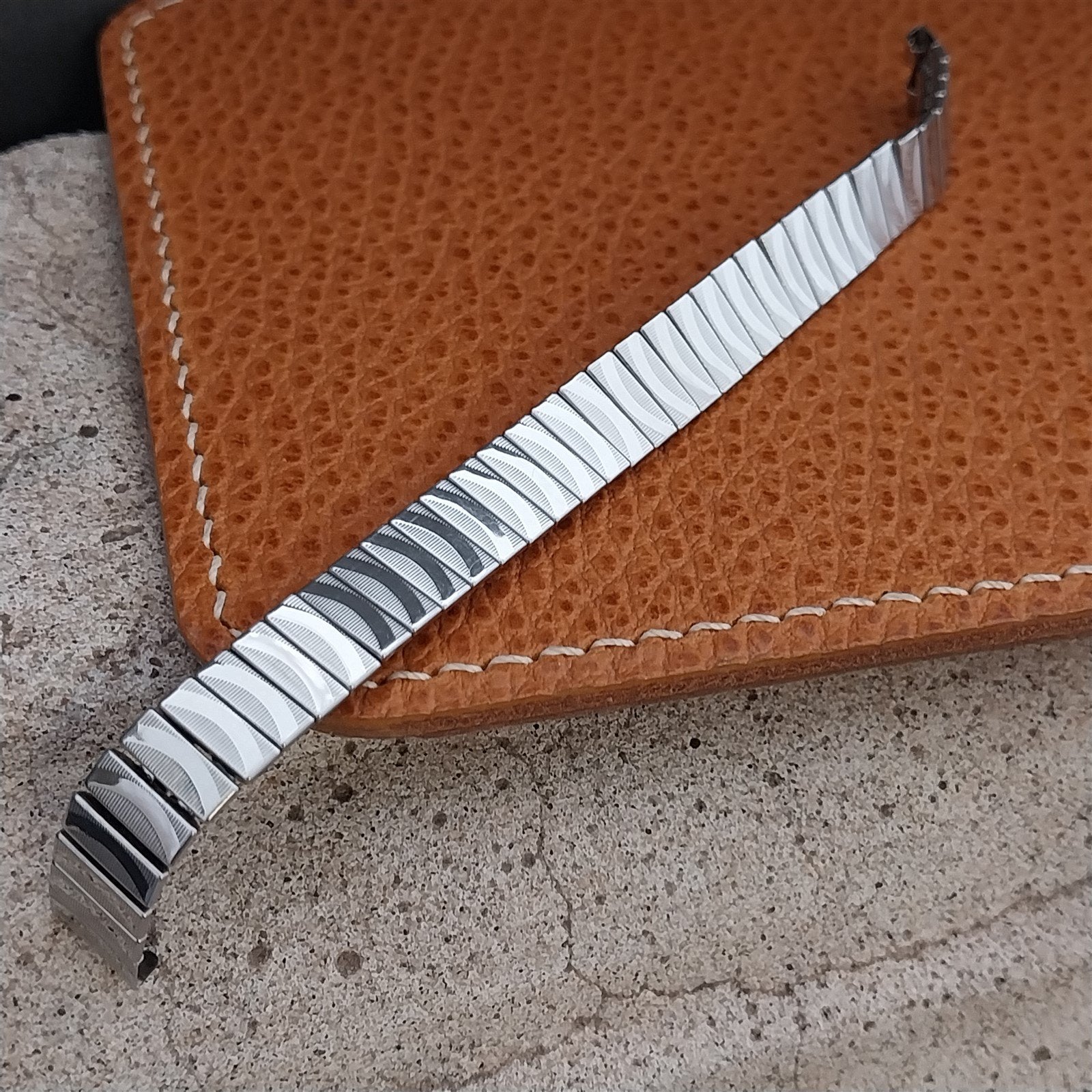 Vintage 1950s 3/8" Duchess Unused Classic Stretch Expansion Ladies Watch Band