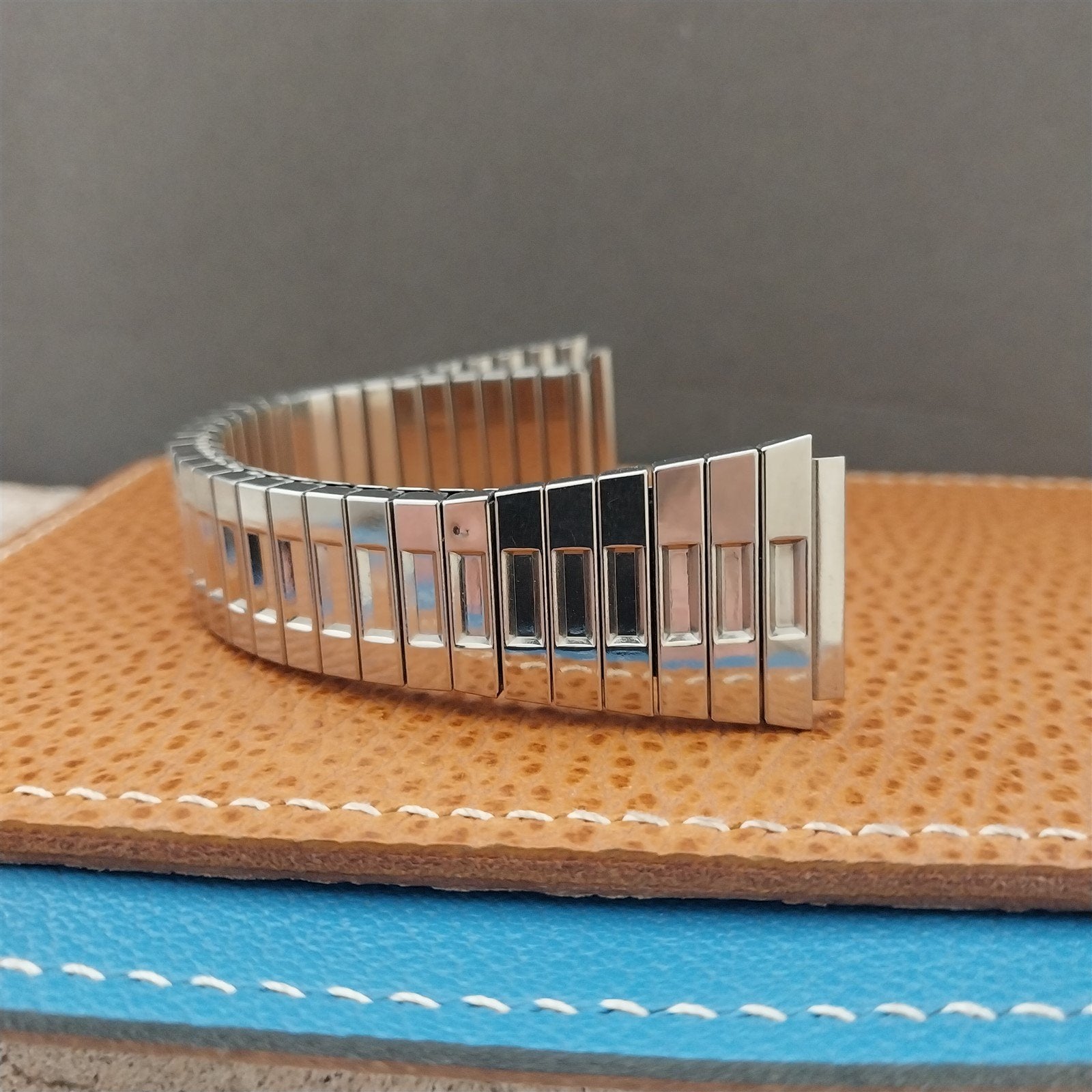 19mm Stainless Steel Flared Vintage Stretch Expansion Unused nos Watch Band