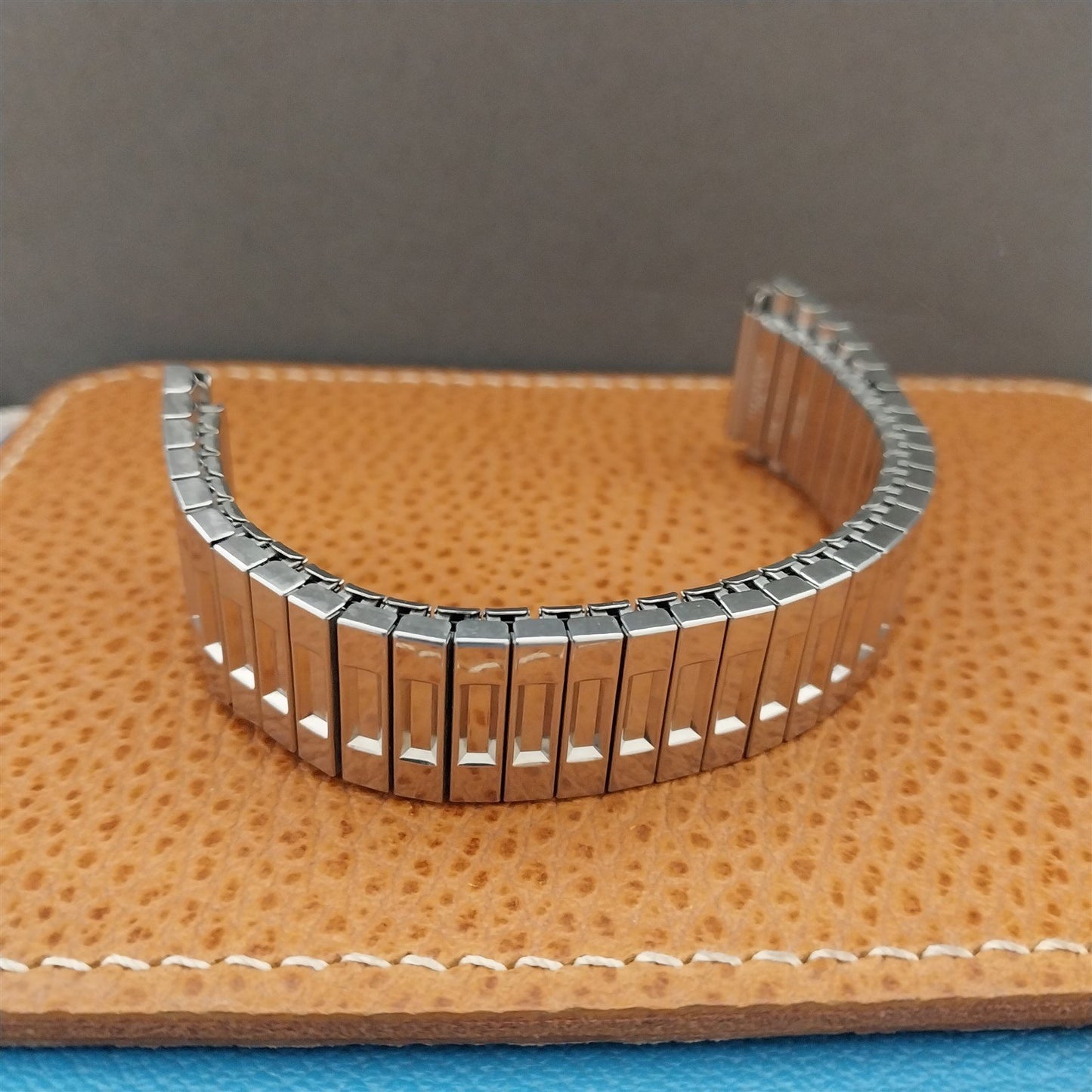 19mm Stainless Steel Flared Vintage Stretch Expansion Unused nos Watch Band