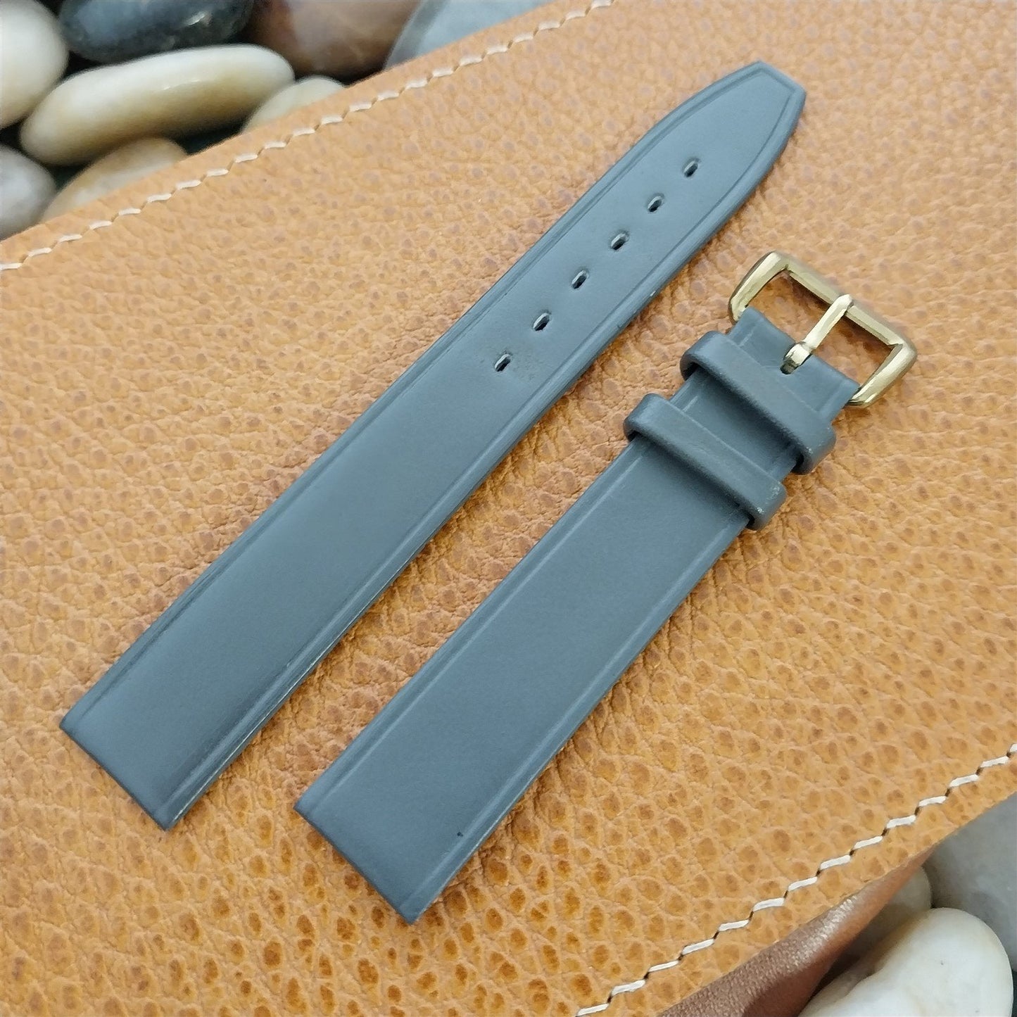 1960s 5/8" Gray Leather Classic Tapered Double-Keeper Unused Vintage Watch Band