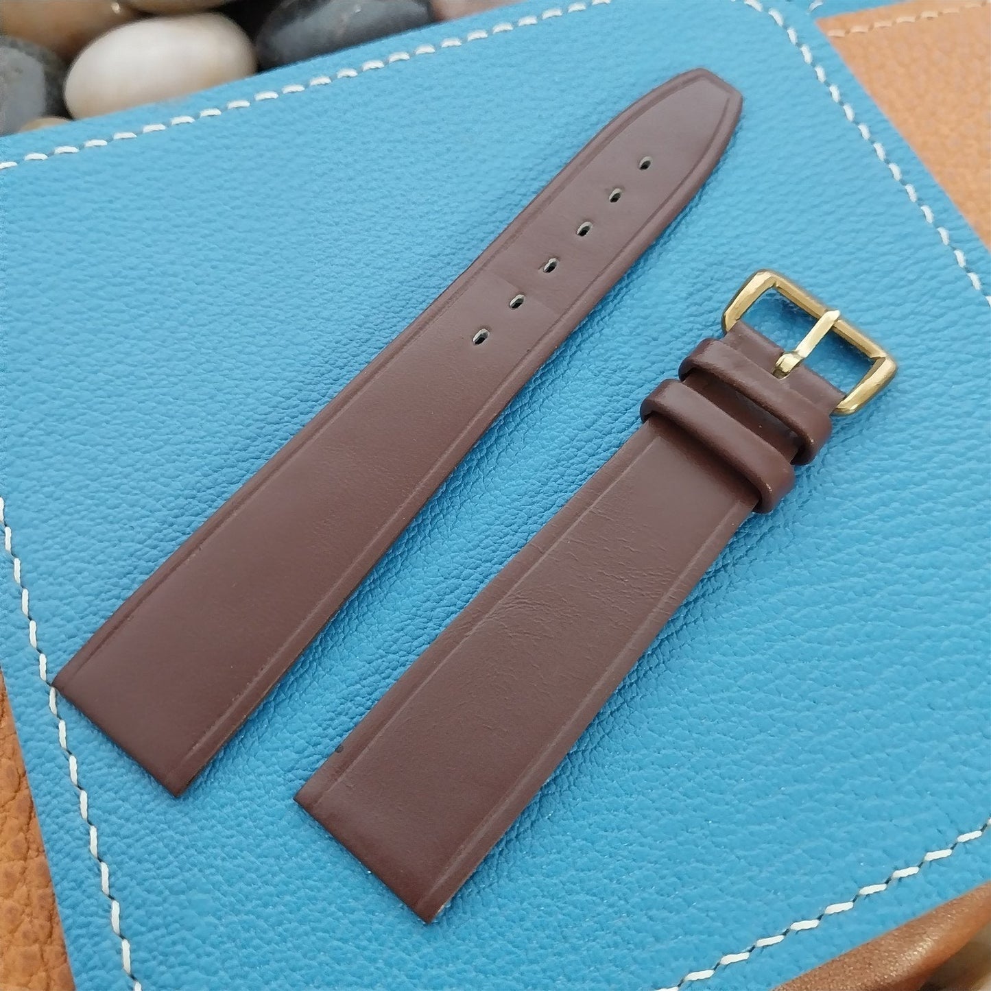 1960s 17.6mm Brown Leather Classic Tapered 2-Keeper Unused Vintage Watch Band