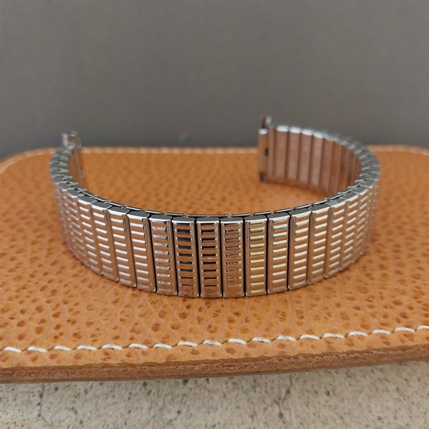 1970s nos Speidel USA Twist-On Stainless Steel 16mm 18mm 19mm Vintage Watch Band