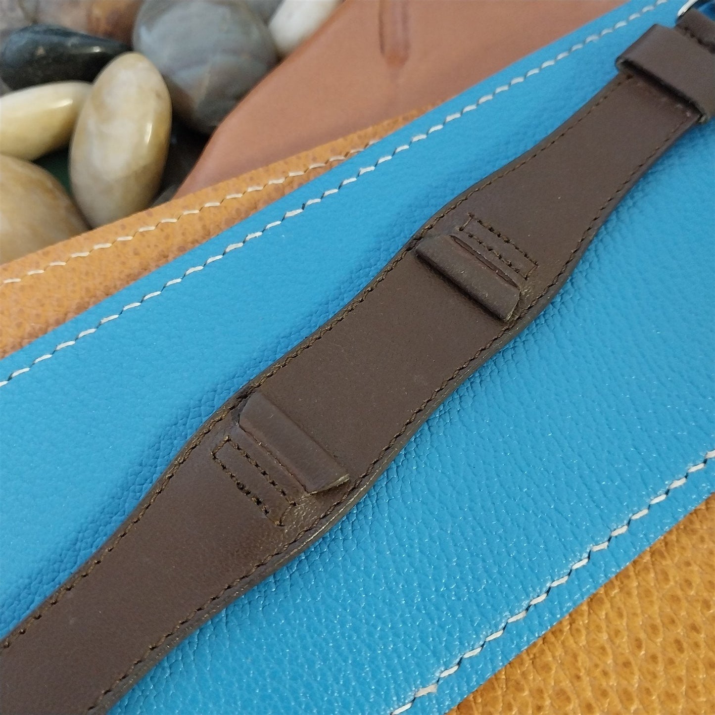 172.mm Vintage Brown Saddle Calf Leather Classic Cuff 1970s Unused Watch Band