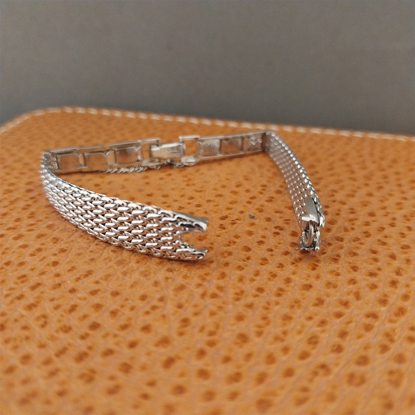 Classic Hadley White Gold-Filled Mesh Ladies Unused 1960s Vintage Watch Band