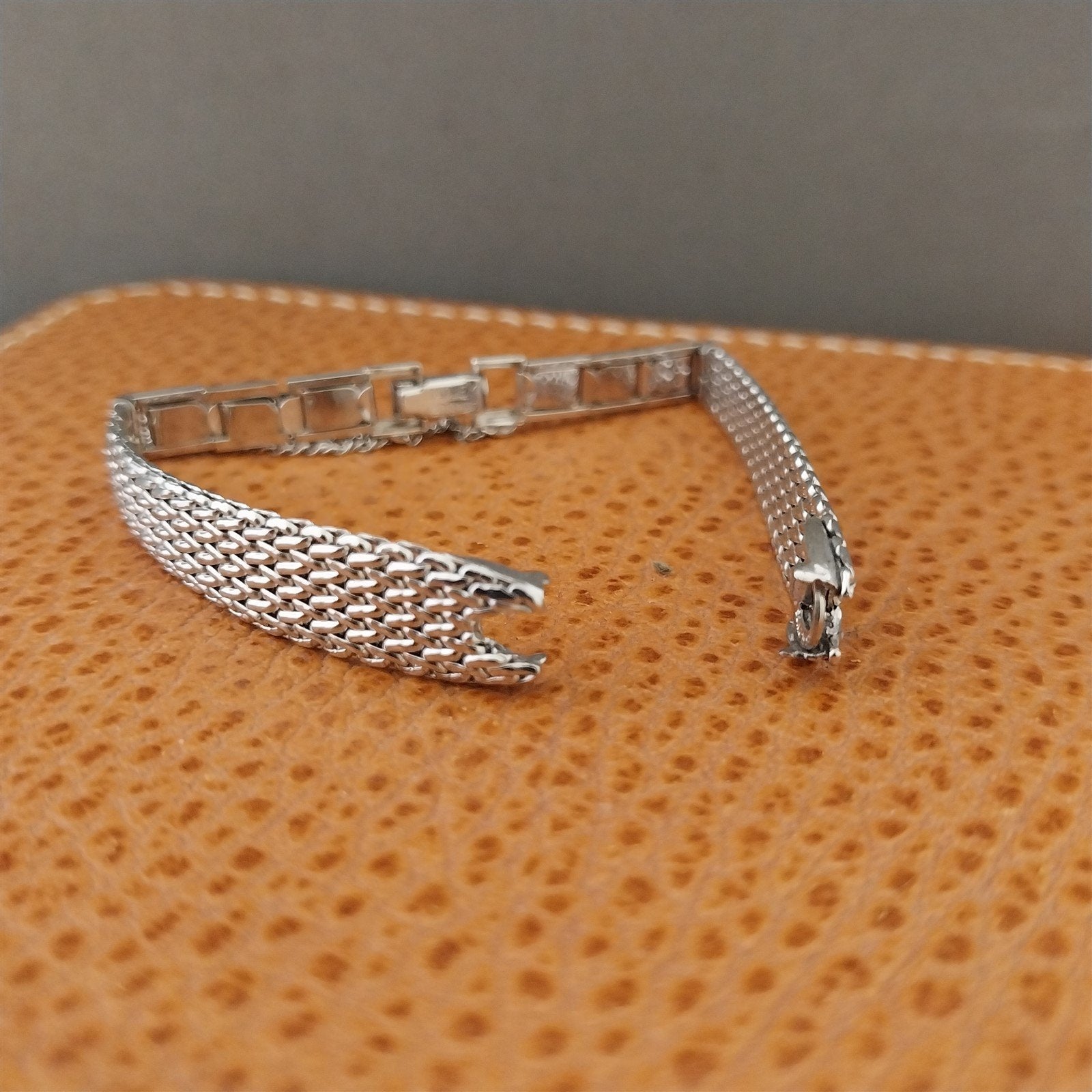 Classic Hadley White Gold-Filled Mesh Ladies Unused 1960s Vintage Watch Band