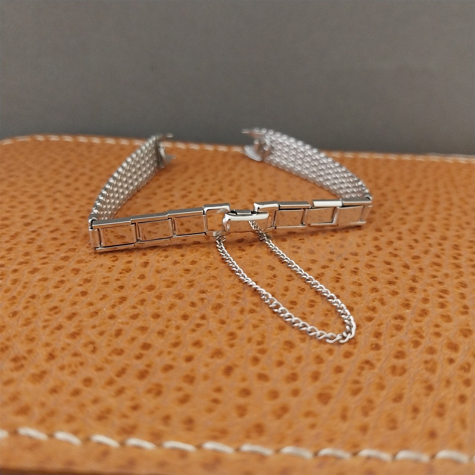 Classic Hadley White Gold-Filled Mesh Ladies Unused 1960s Vintage Watch Band