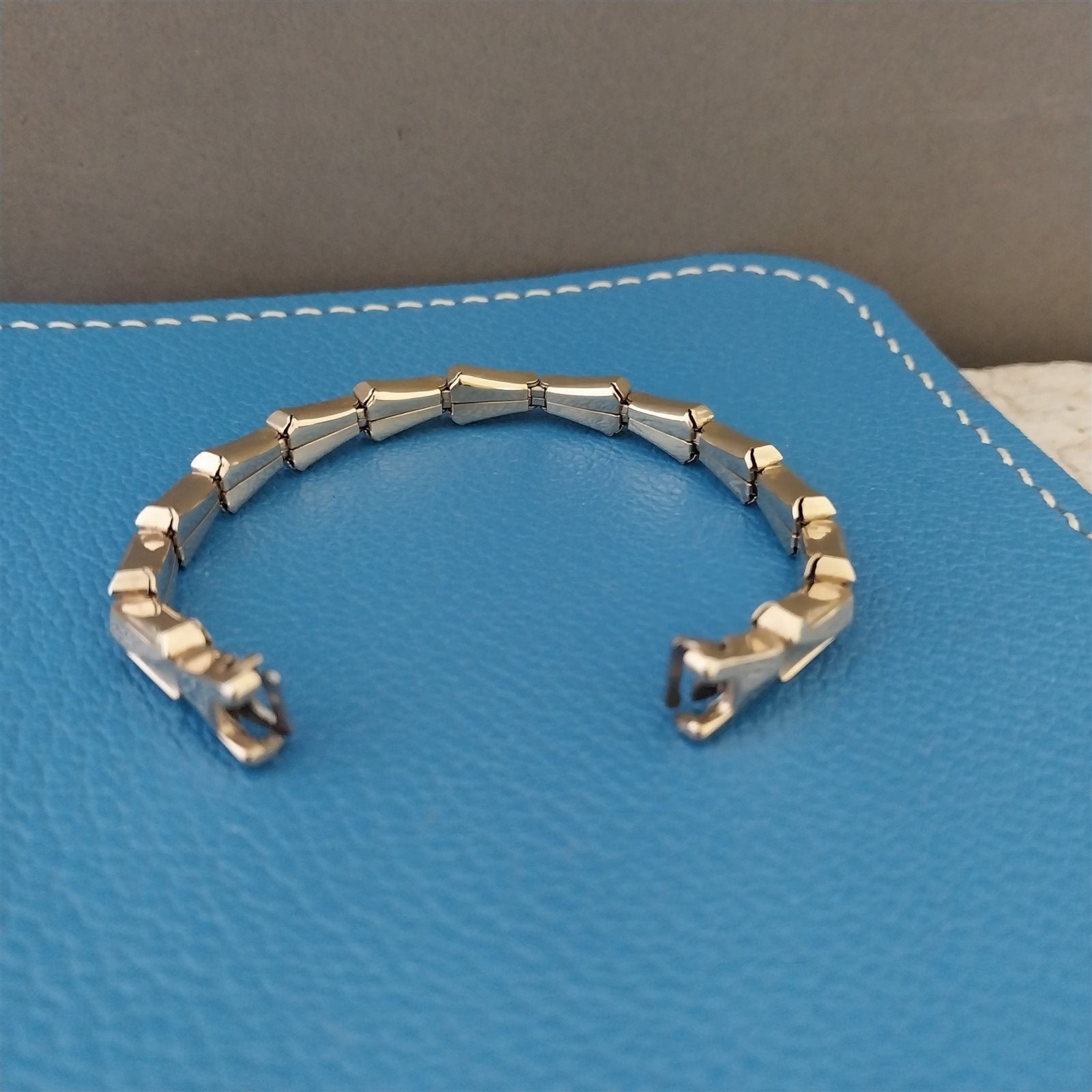 Vintage 1955 Yellow Gold-Filled Ladies Bretton Expansion 1950s Watch Band