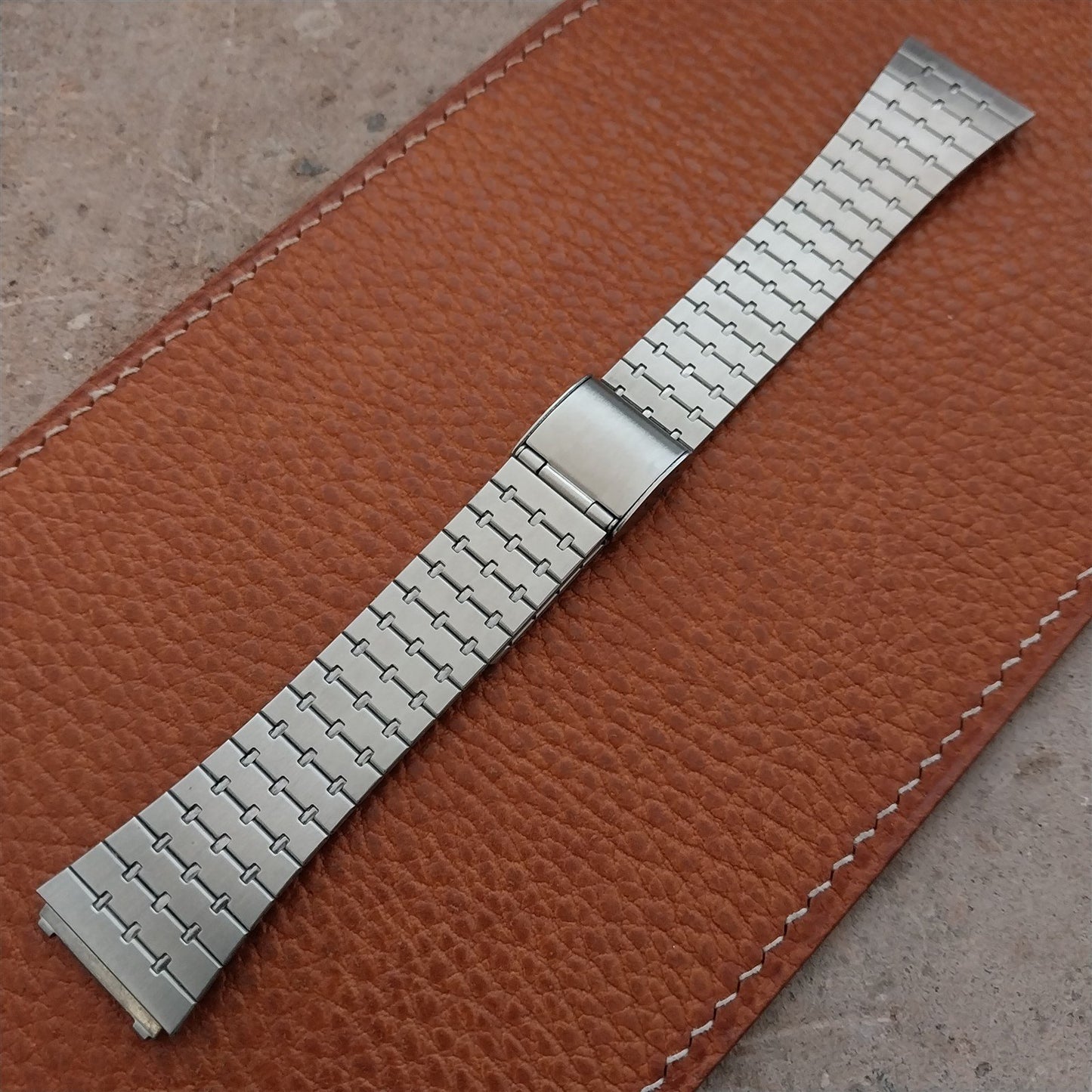 Vintage 2-Piece Stainless Steel 18mm Flared nos lcd quartz nos Unused Watch Band