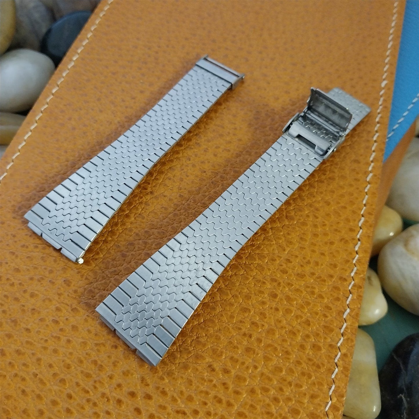 Vintage 2-Piece Stainless Steel 18mm Flared nos lcd quartz nos Unused Watch Band