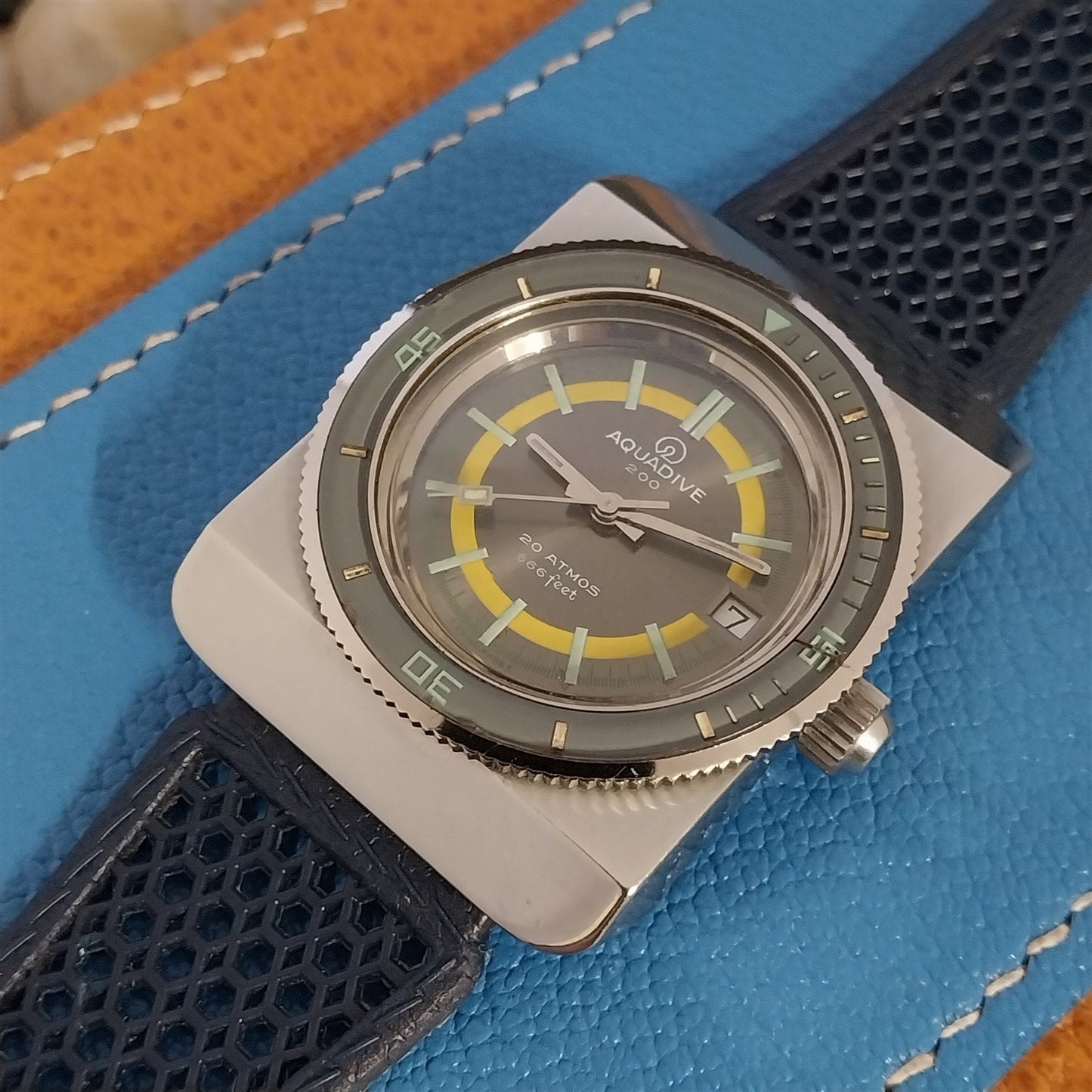 1970s Gray Dial & Bezel Aquadive Model 1924 Vintage Divers Watch