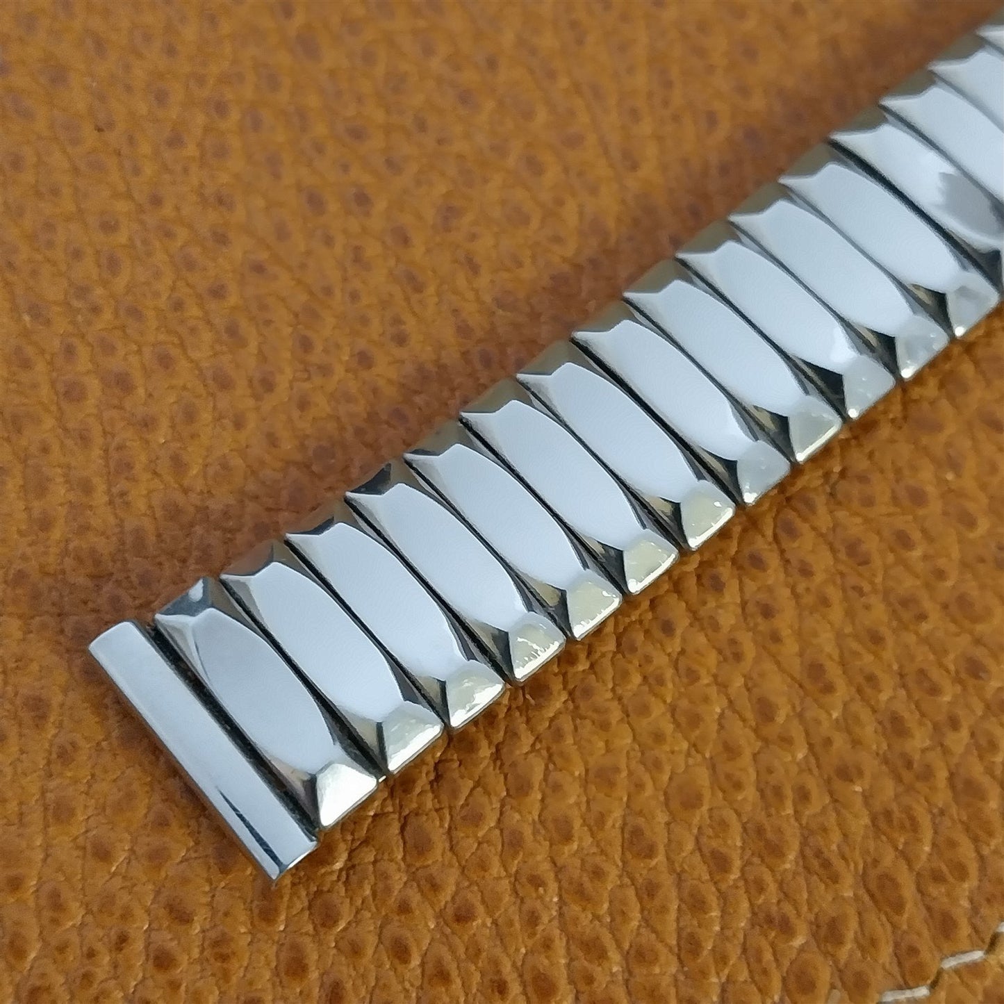 Vintage 17.2mm Japan Stainless Steel Stretch nos Unused Classic 1960s Watch Band