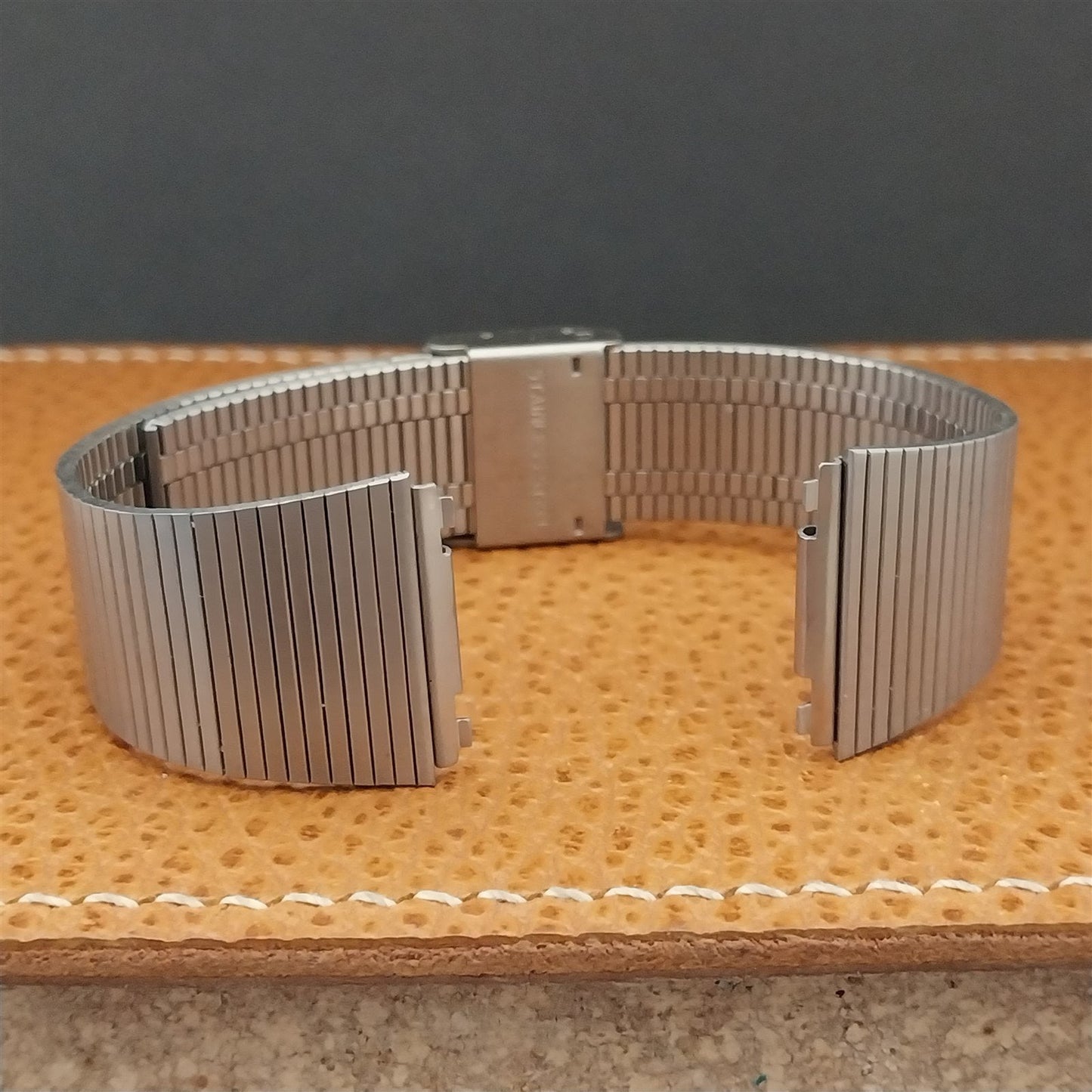 20mm Stainless Steel LED LCD Integrated Lug nos Unused Vintage Watch Band