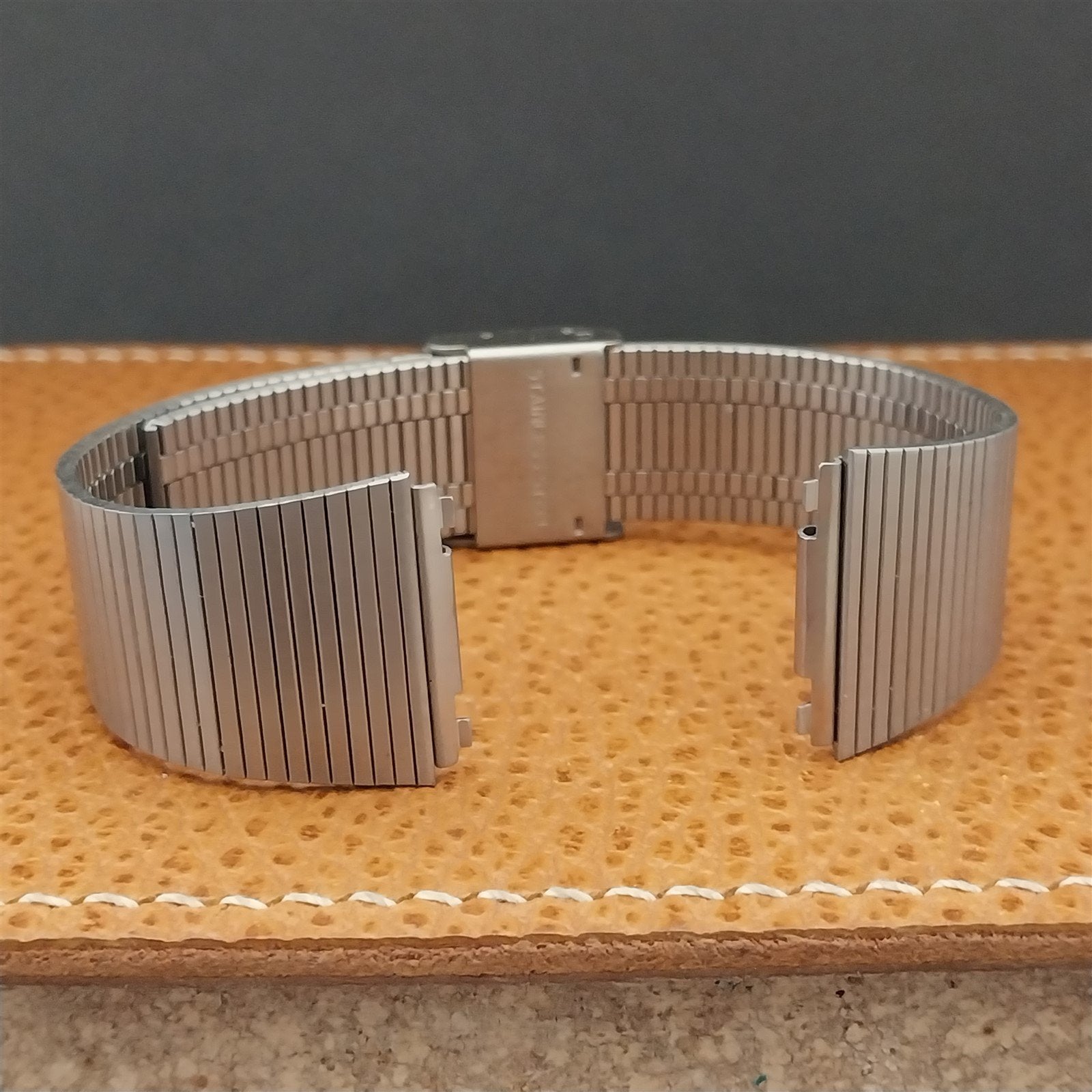 20mm Stainless Steel LED LCD Integrated Lug nos Unused Vintage Watch Band