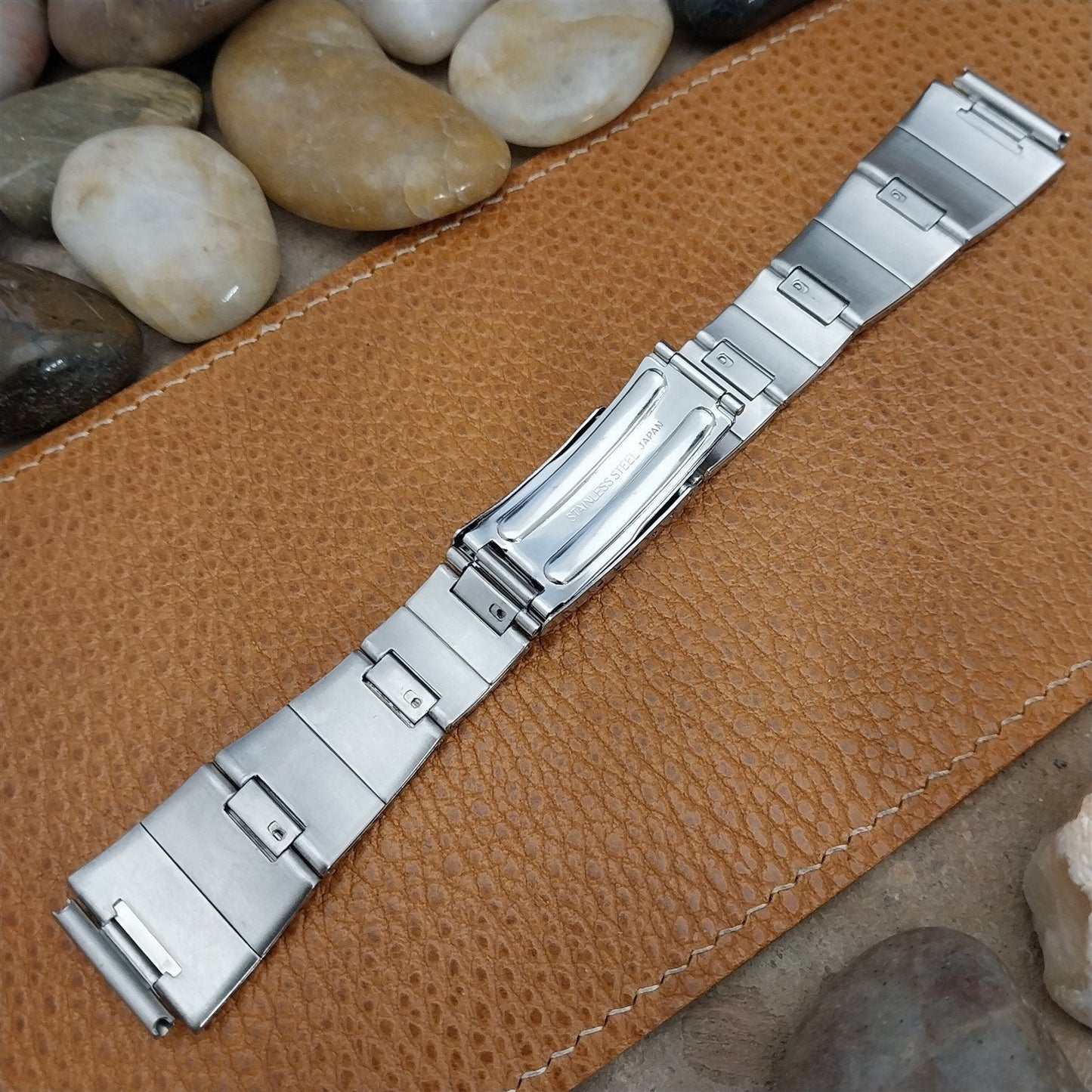 19mm Stainless Steel Bear Japan Classic Flared 1970s Unused Vintage Watch Band