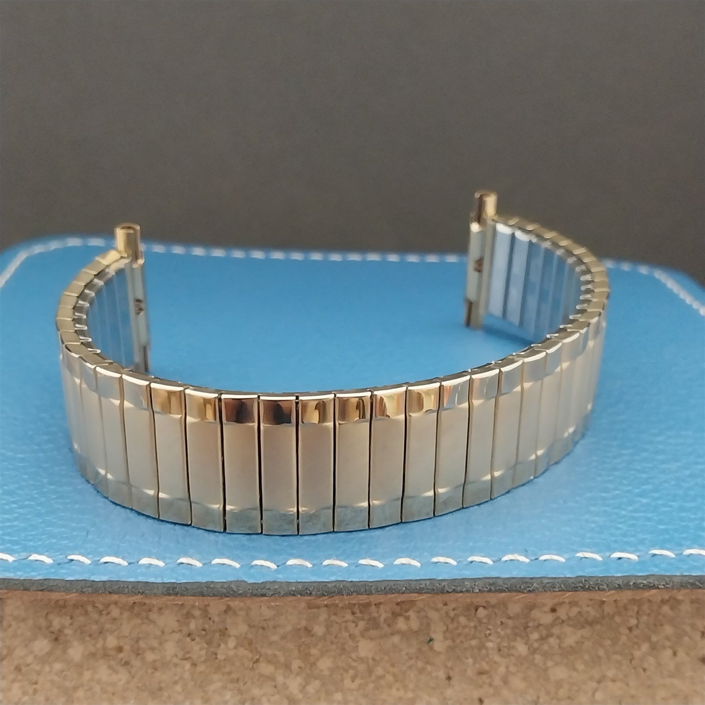 20mm 18mm Speidel Radial Yellow Gold-Tone Wide nos Long 1970s Vintage Watch Band