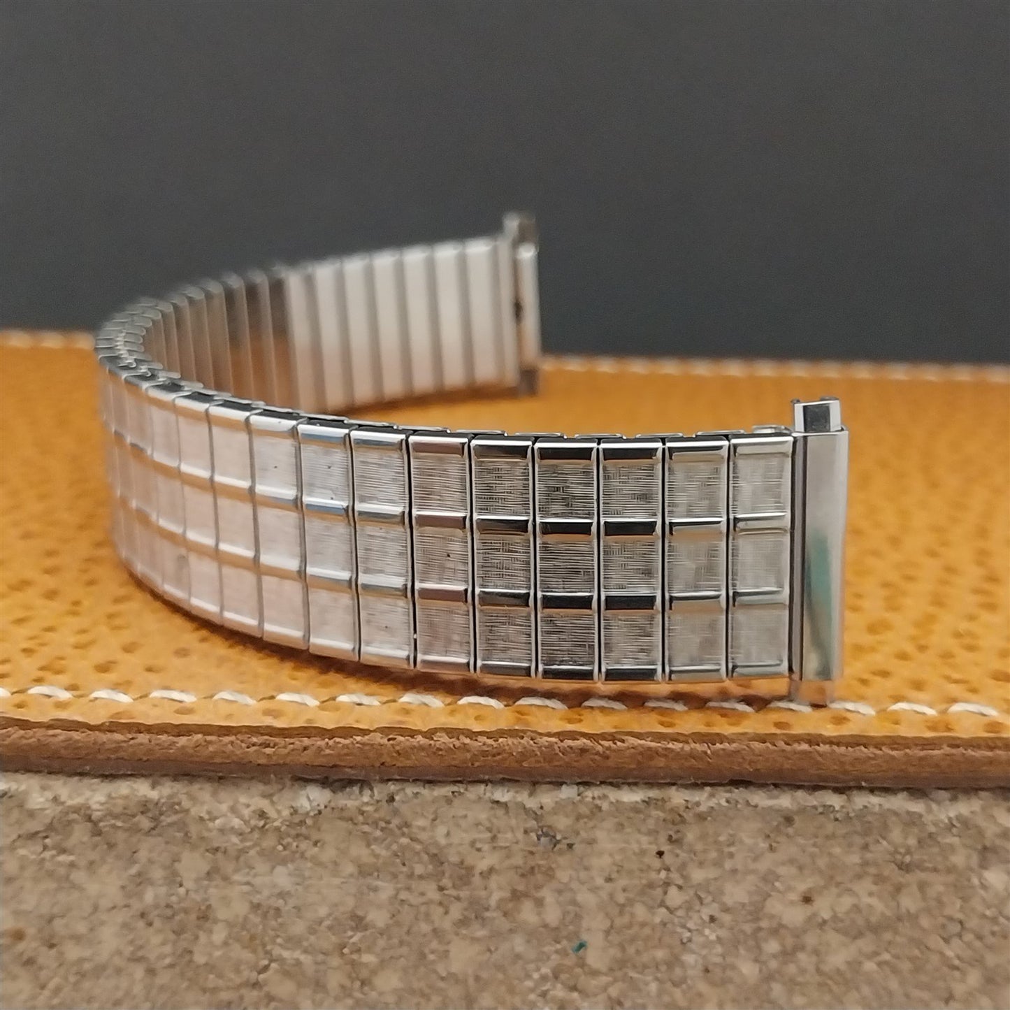 Vintage 1970s Speidel USA Twist-On Stainless Steel 16mm 18mm 19mm Watch Band