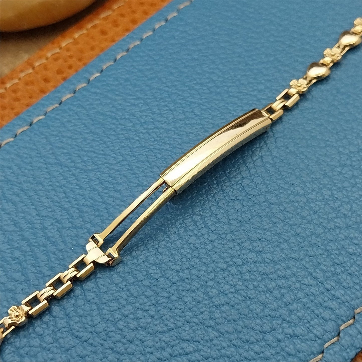 Vintage 1950s Gemex 12k Yellow Gold-Filled Ladies Heart Cocktail nos Watch Band