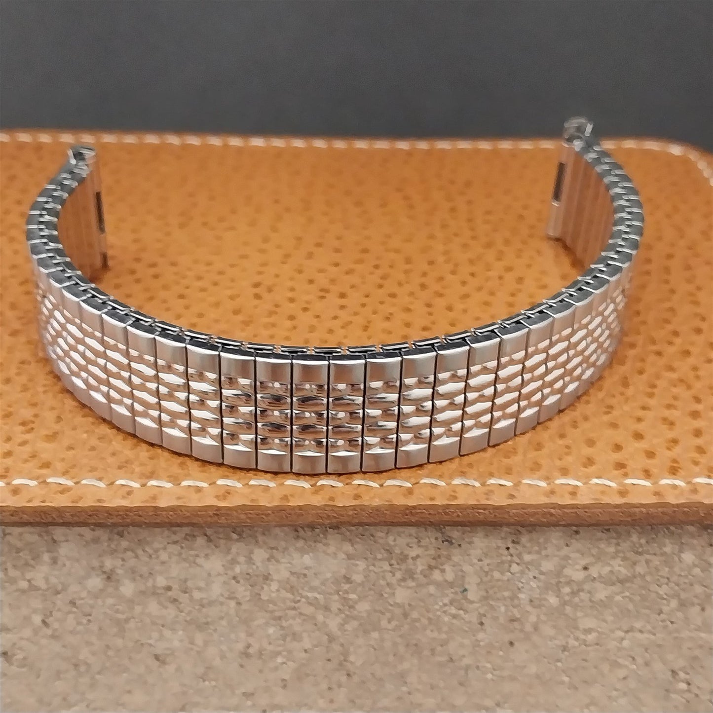 1969 Stainless Long Rice Beads Speidel Tempest 19mm 18mm nos Vintage Watch Band