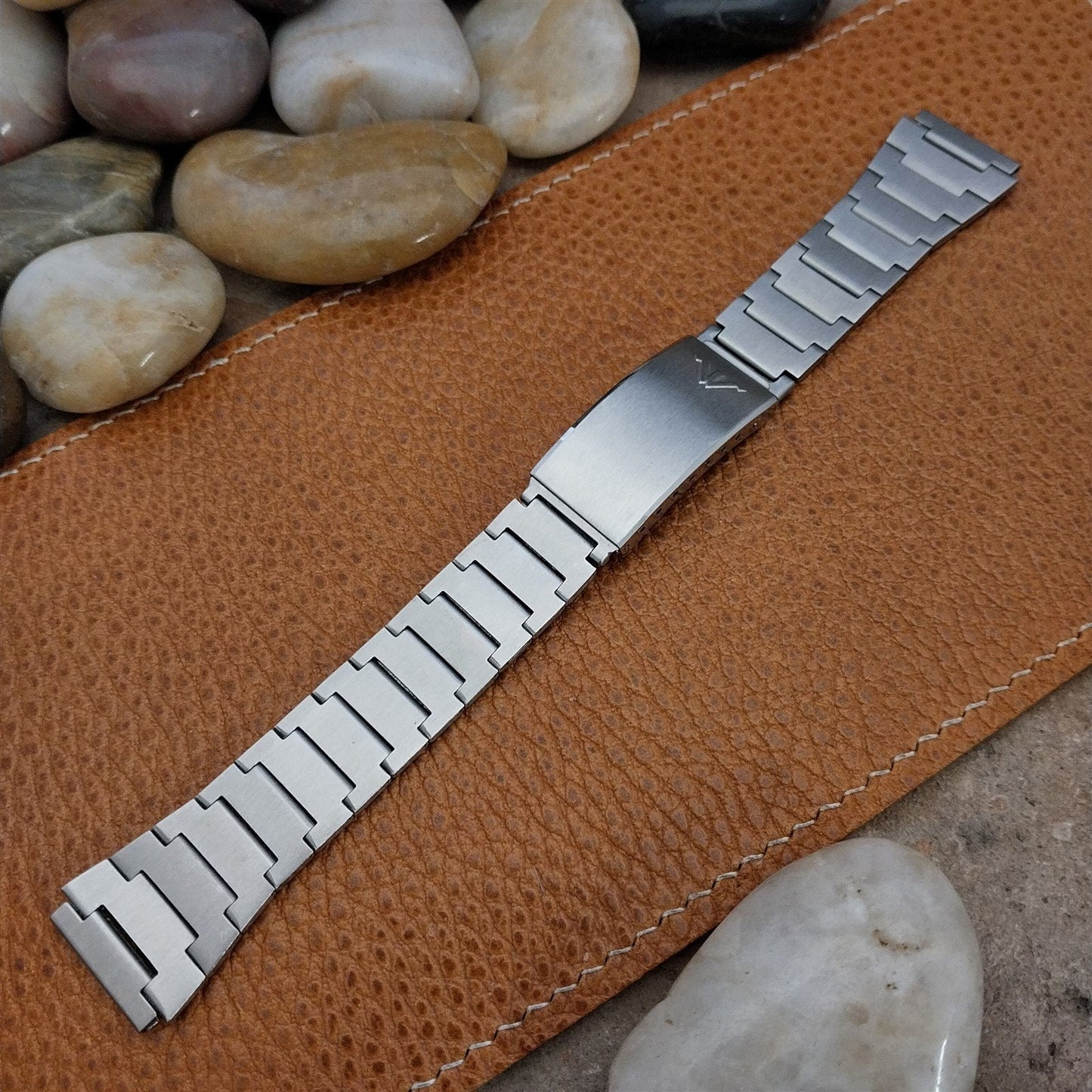 Wittnauer Stainless Steel 18mm nos Flared Straight-End Vintage Watch Band