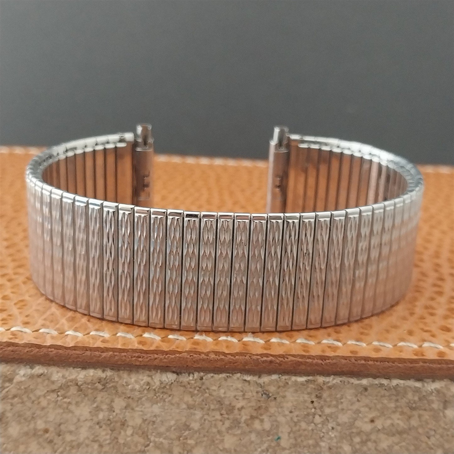 Vintage Speidel 20mm 19mm Wide Stainless Steel Classic Stretch Unused Watch Band